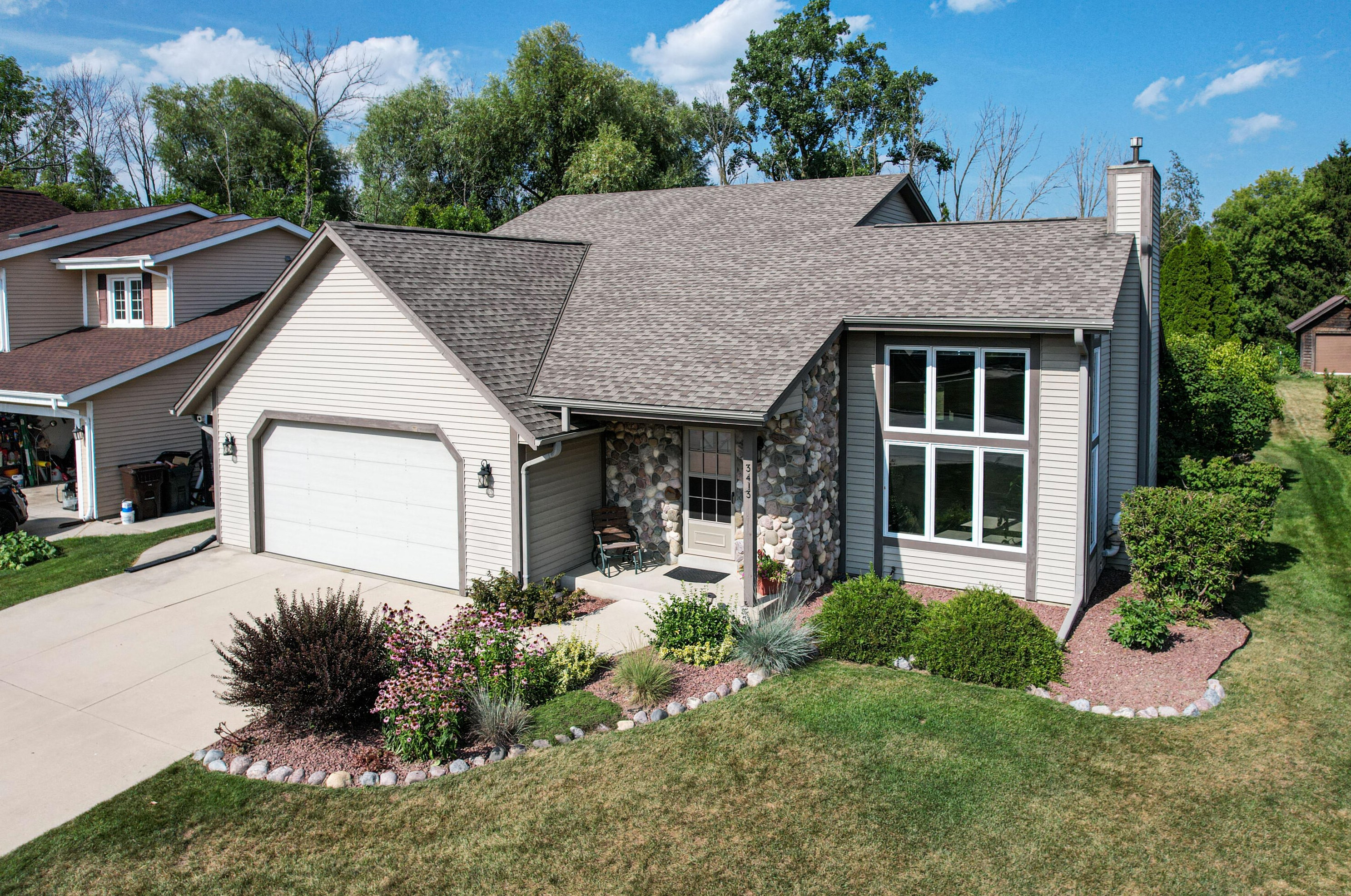 3413 18th Ave, South Milwaukee, WI 53172-3425