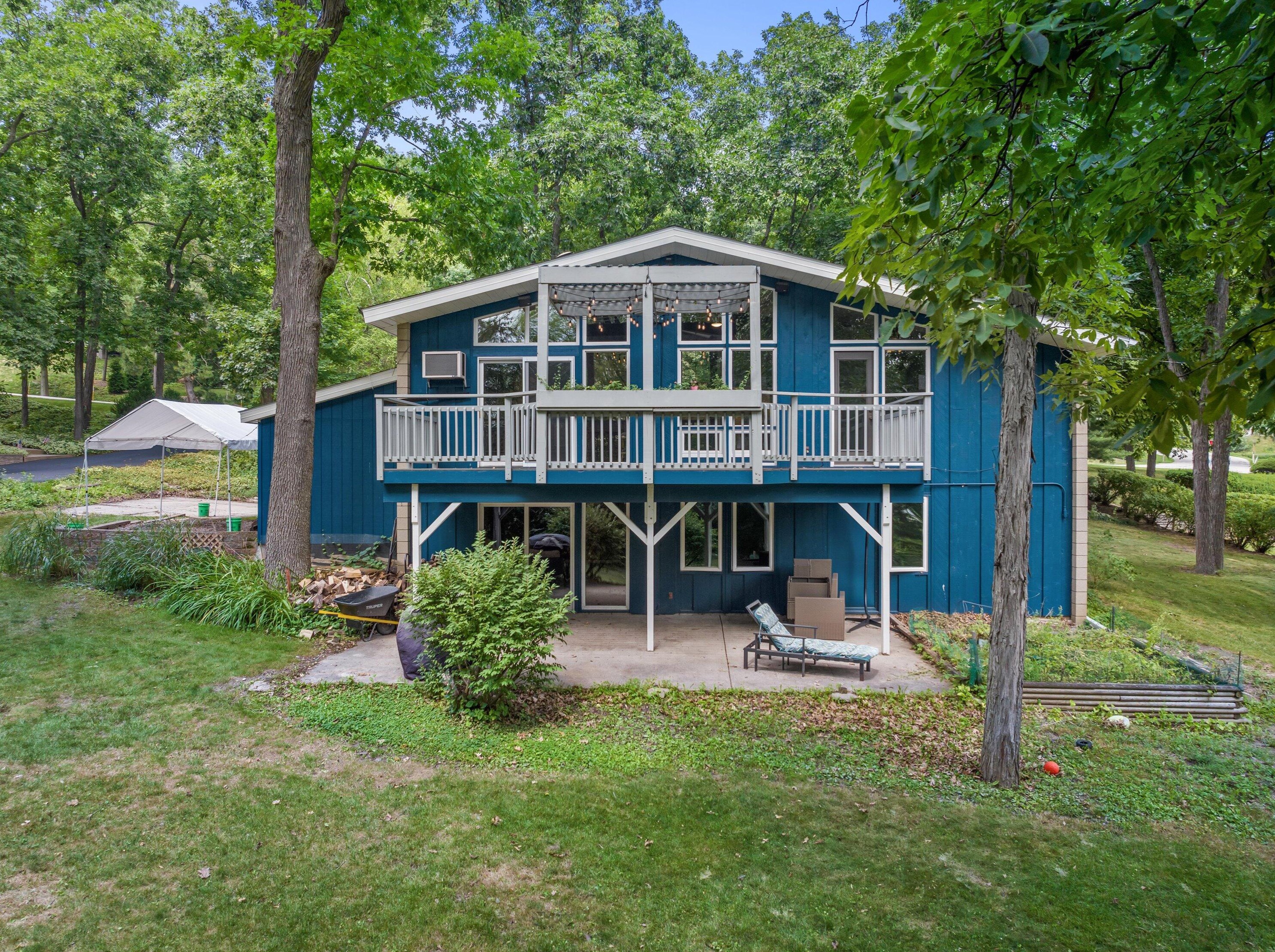 21325 Cologne Rd, Waukesha, WI 53186