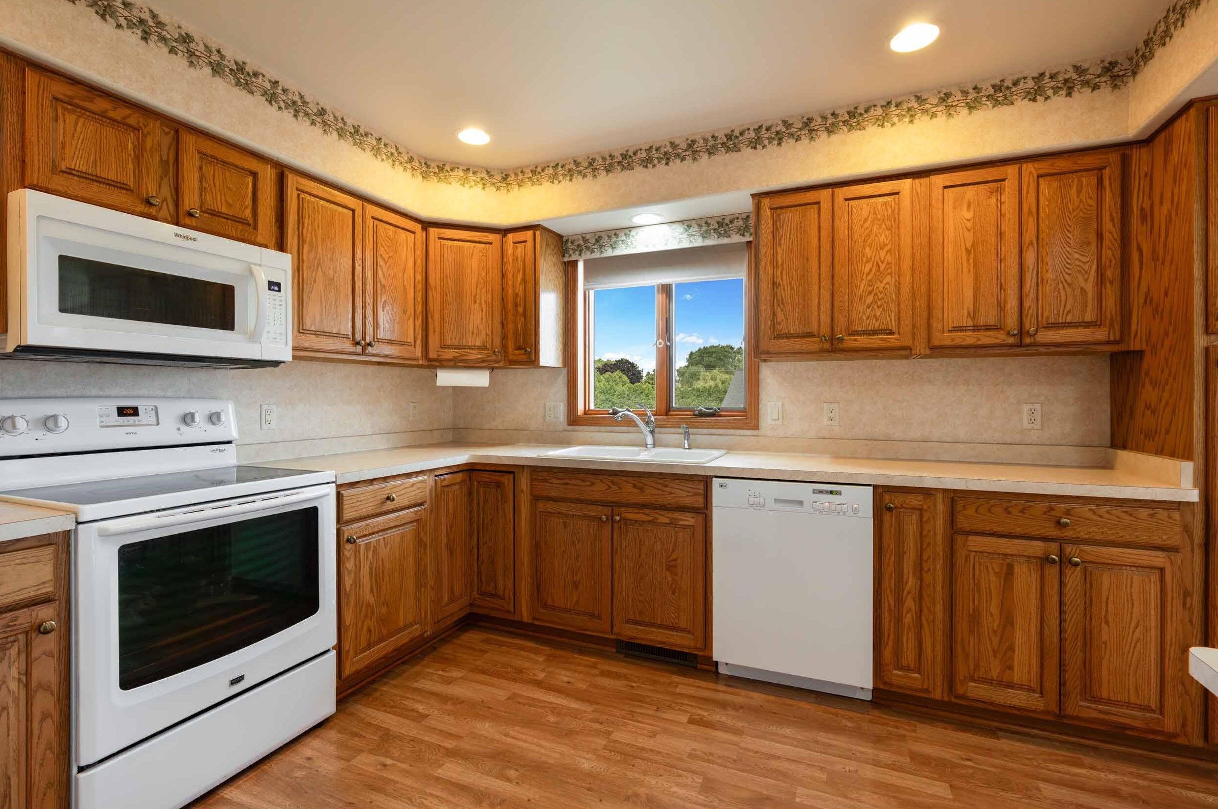 408 Michigan Ave, Oostburg, WI 53070-9401