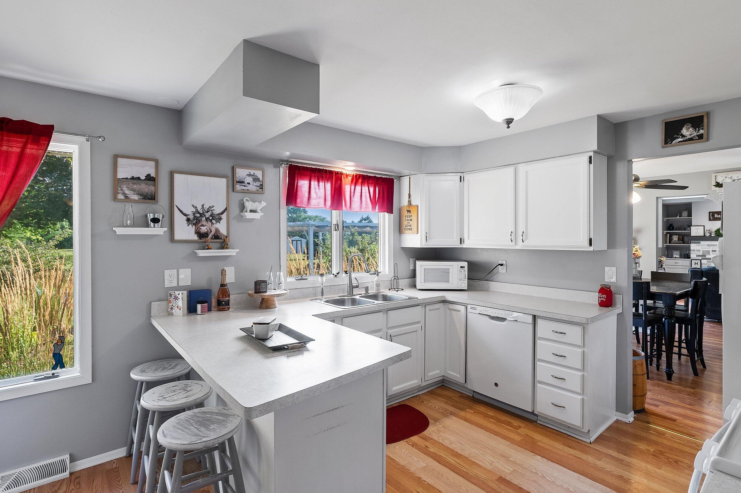 1625 Riverdale Ave, Sheboygan, WI 53081-8045