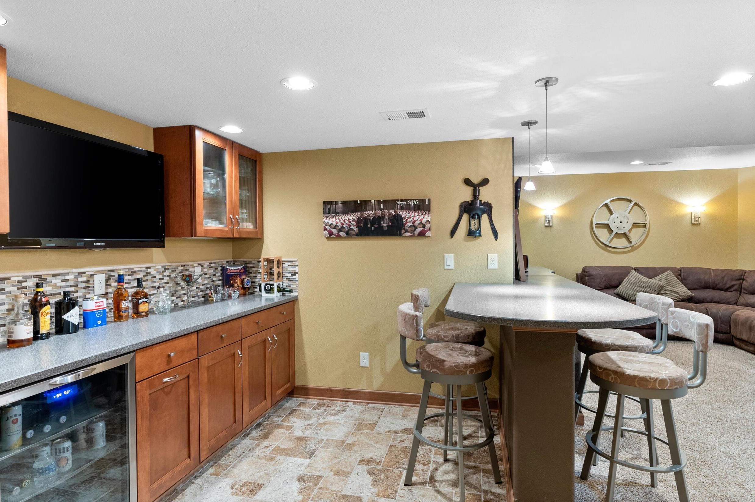 108 Long Mdw Dr, Chenequa WI 53029-2904 exterior