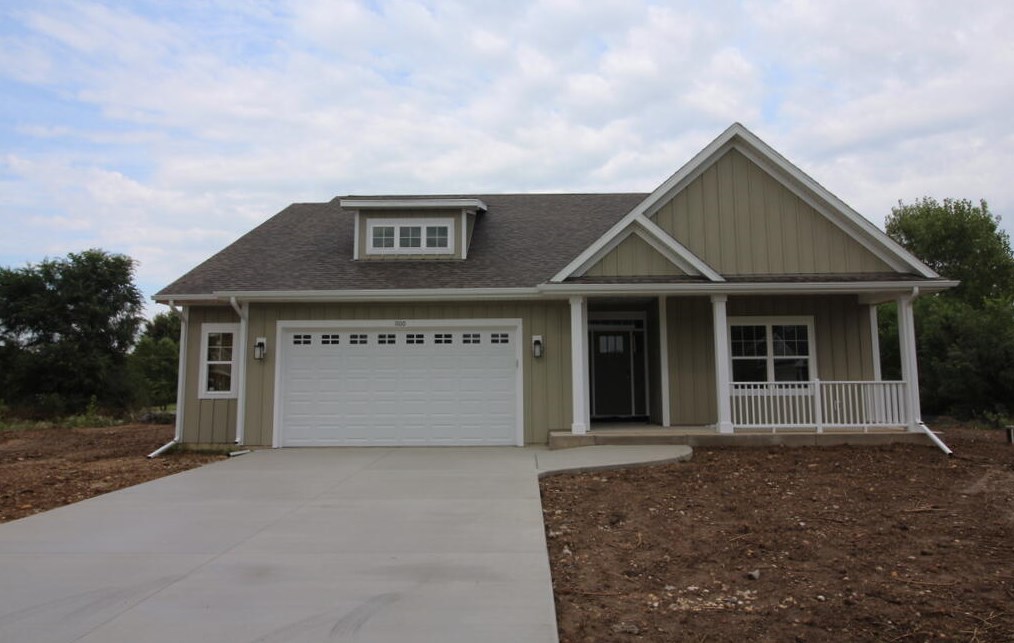 1100 Meadow View Ct, Twin Lakes, WI 53181