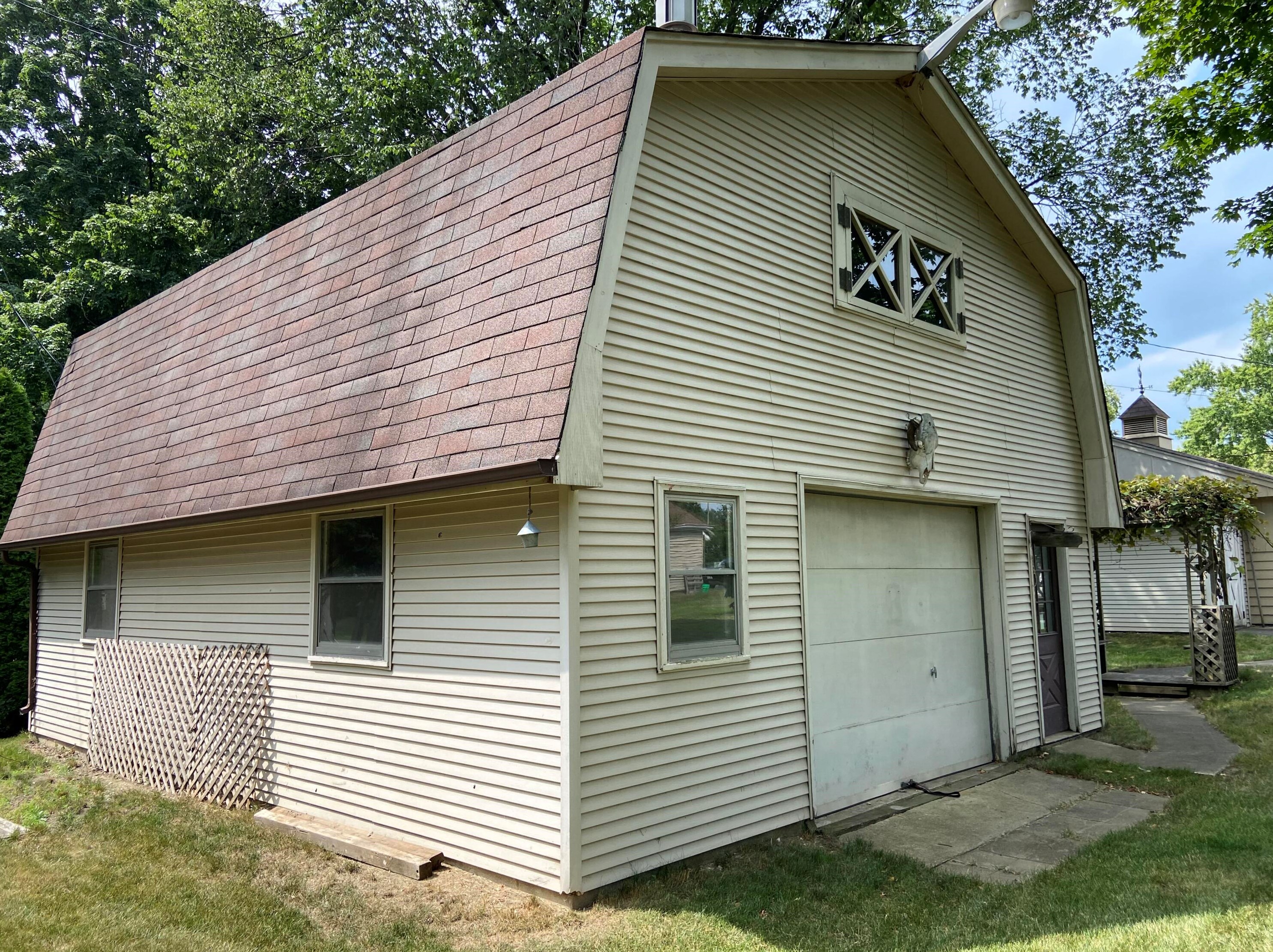 8936 81st St, Hales Corners, WI 53132-9780