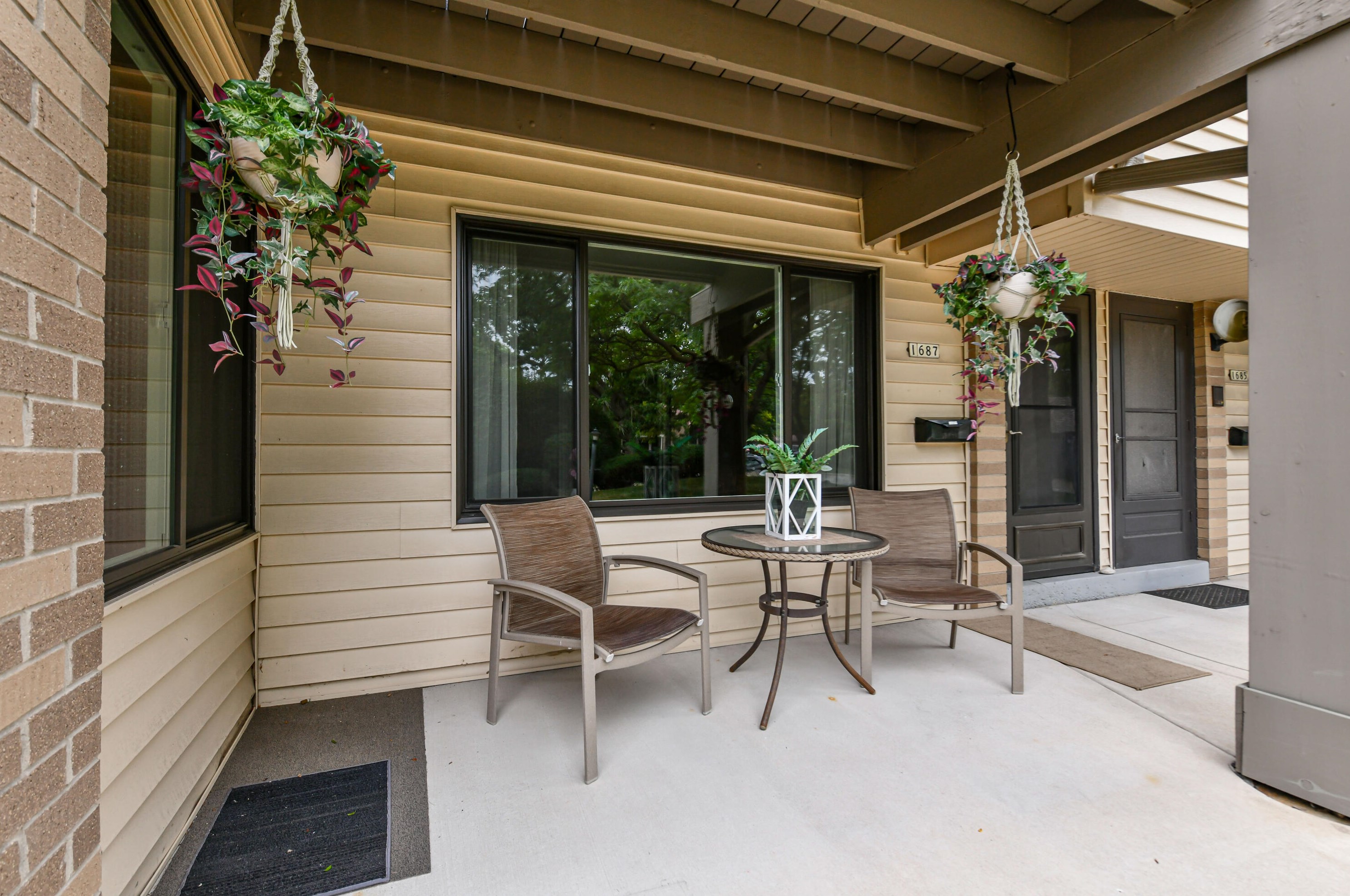 1687 Carriage Ln, Waukesha, WI 53151-1443