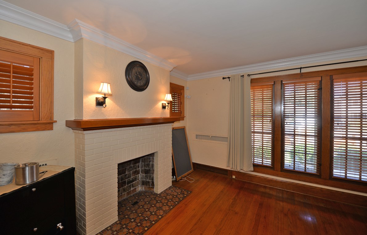 701 William St, Racine, WI 53402-4235