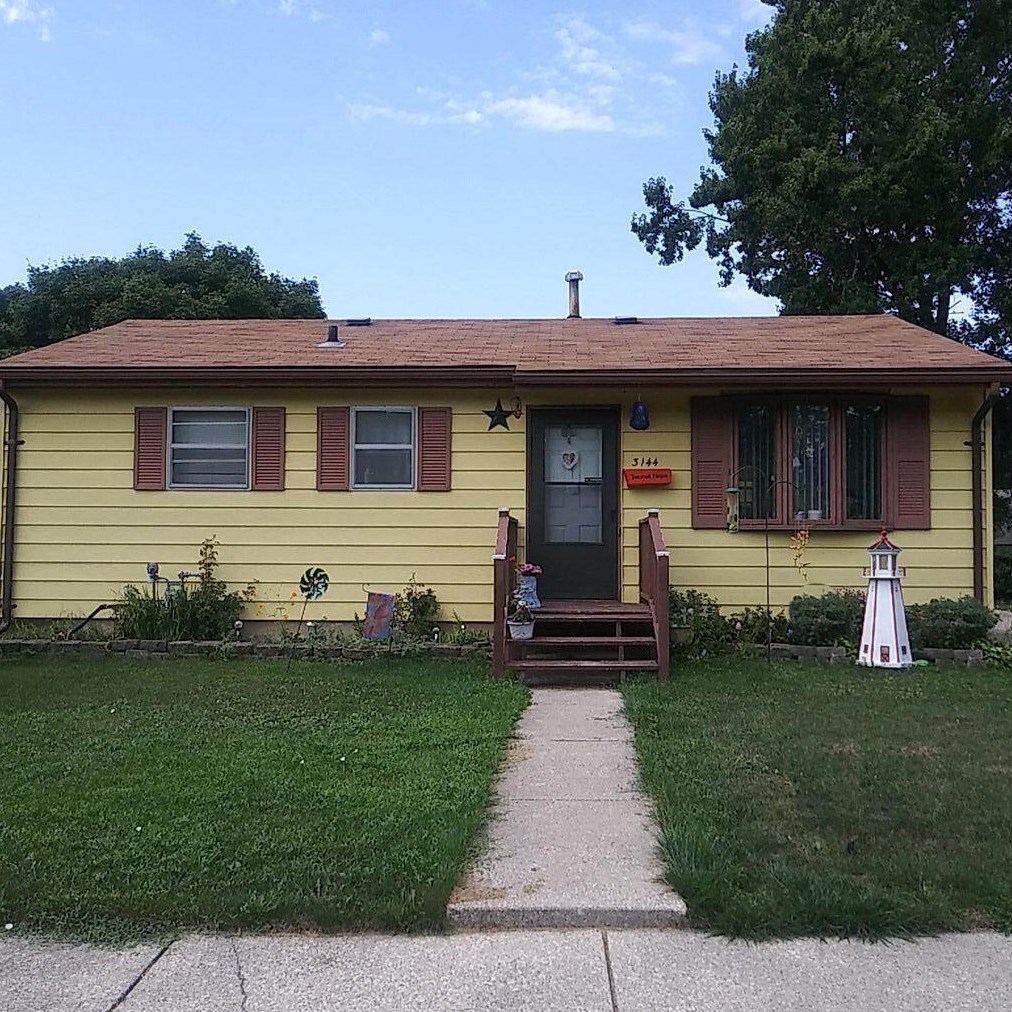 3144 Debra Ln, Racine, WI 53403-3516