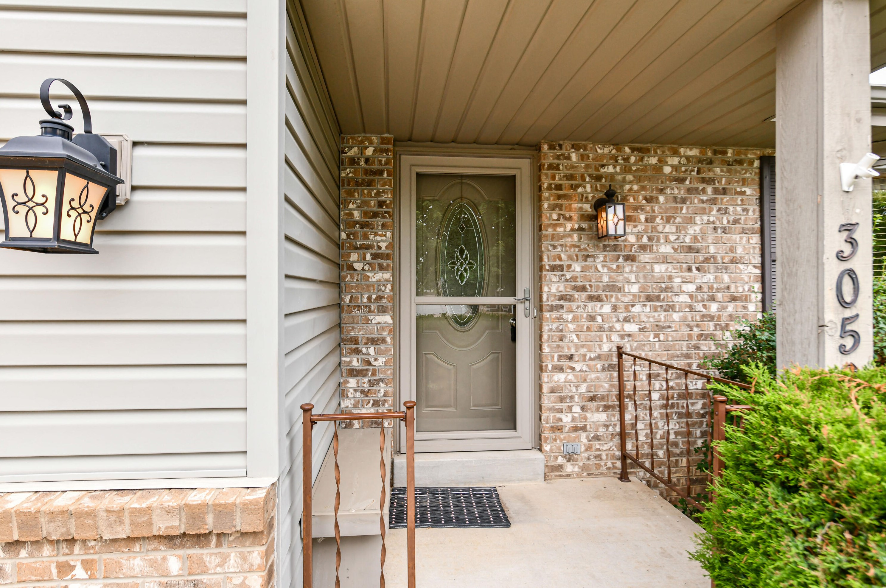 3050 Diane Dr, Oak Creek, WI 53154-3482