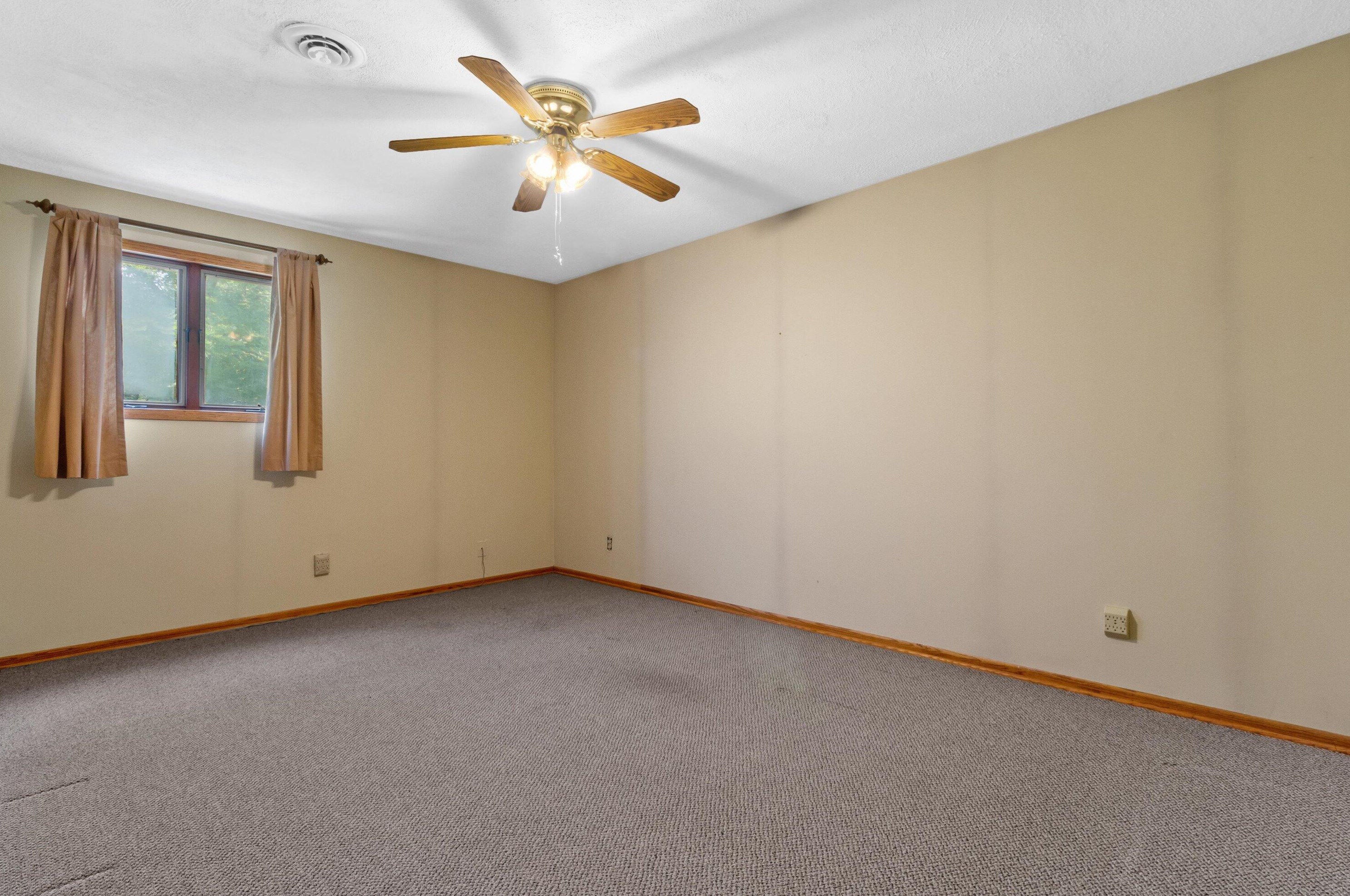 1254 Meadowlane Ave, Racine, WI 53406-4420