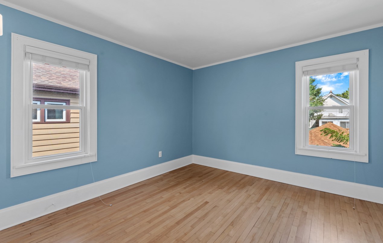 4532 Newhall St, Milwaukee WI 53211-1527 exterior