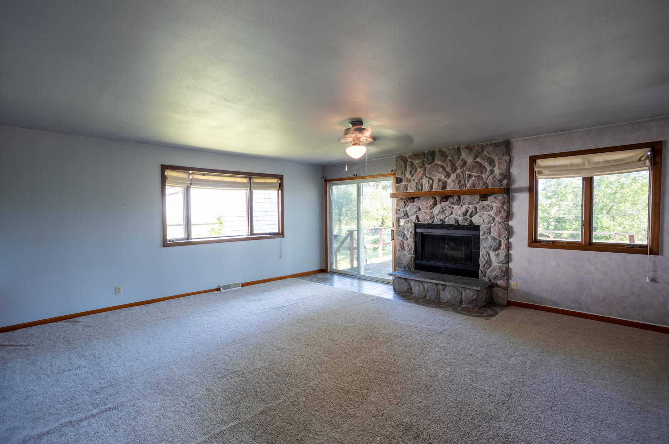 716 Belshire Dr, Chenequa, WI 53029