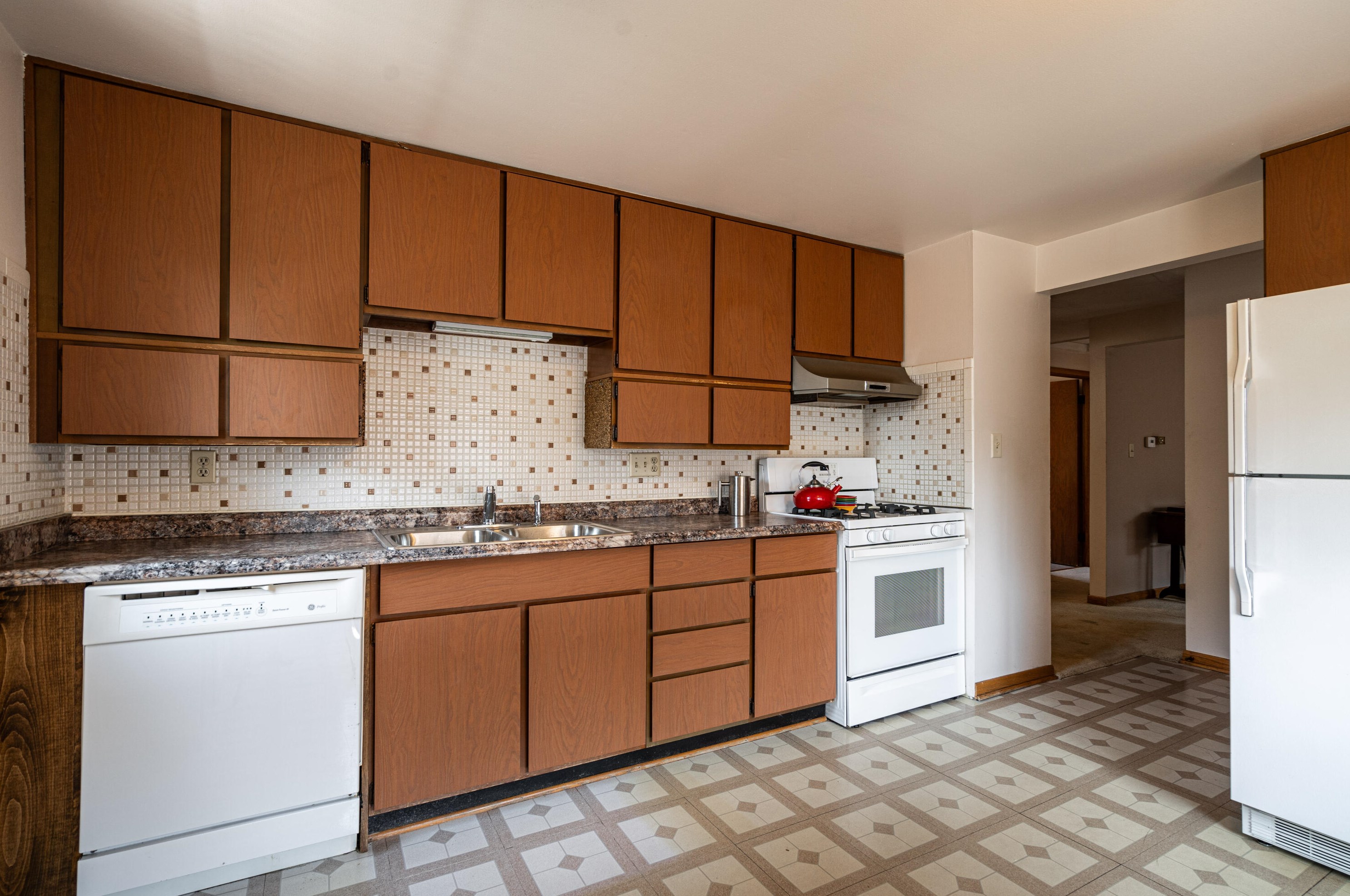 2555 72, Milwaukee WI 53219-2529 exterior