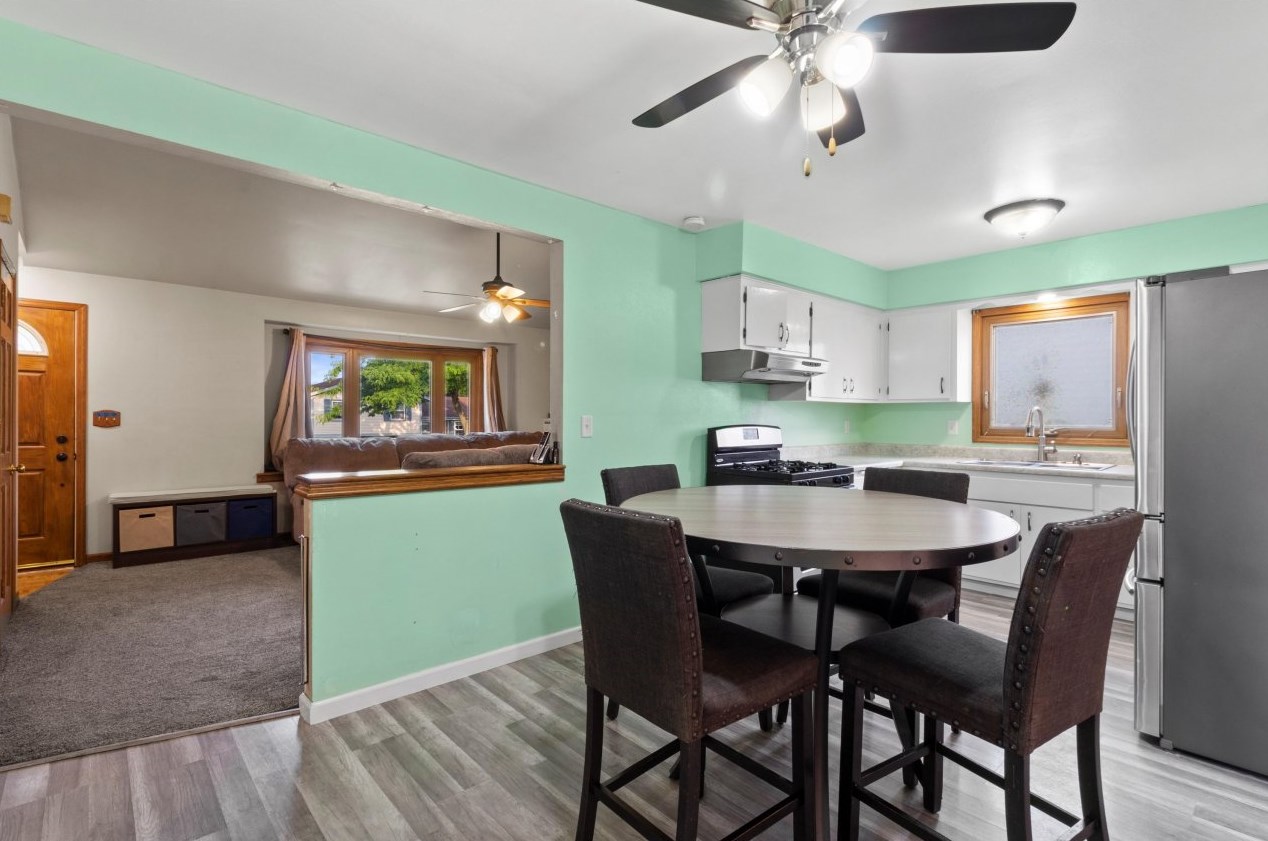 6161 Delaware Ave, Cudahy WI 53110-2867 exterior