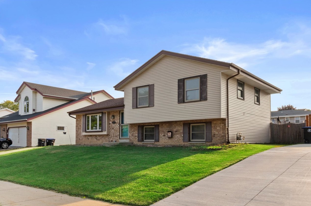 6161 Delaware Ave, Cudahy WI 53110-2867 exterior