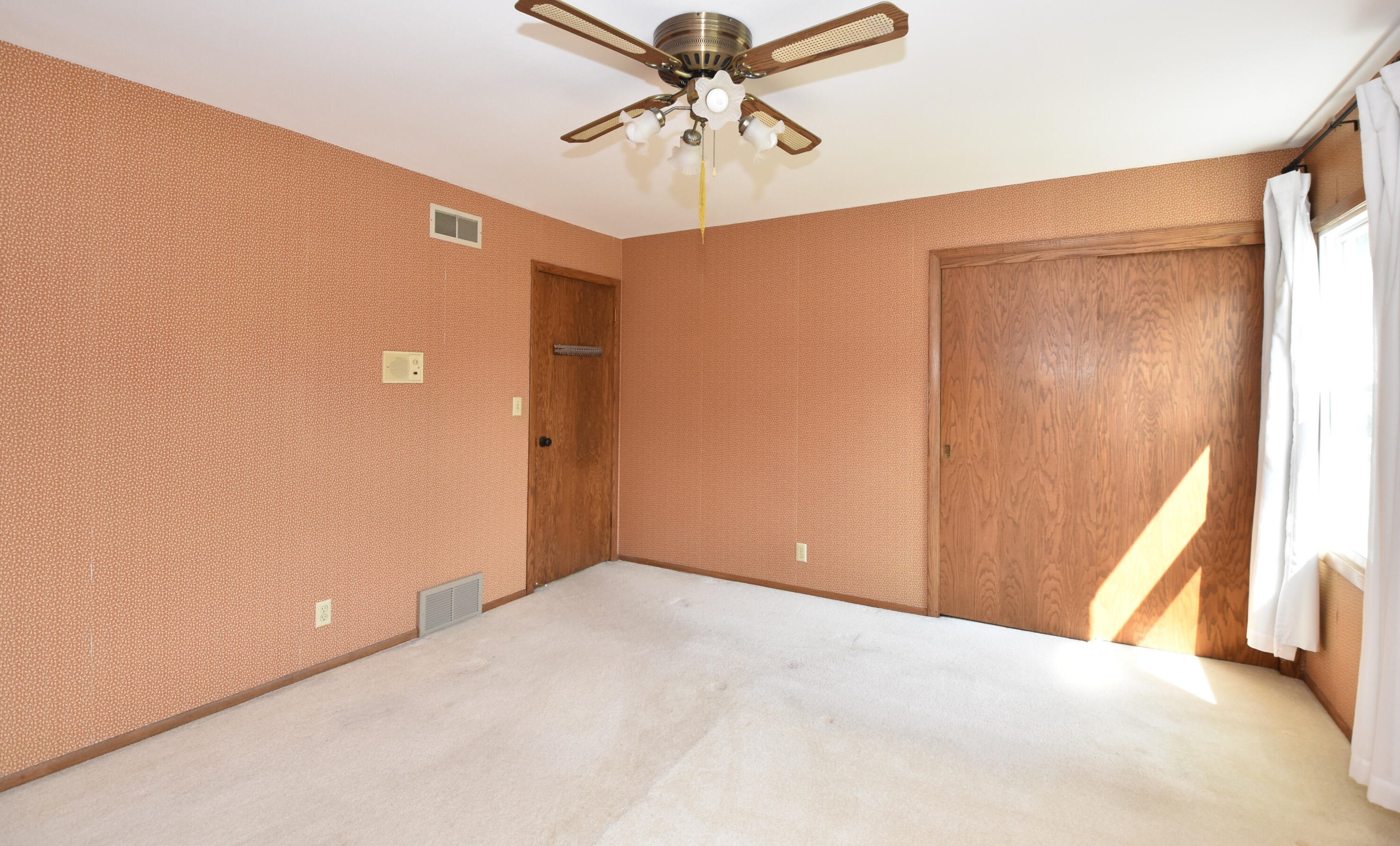 1518 Autumn Dr, Racine WI 53402-1816 exterior