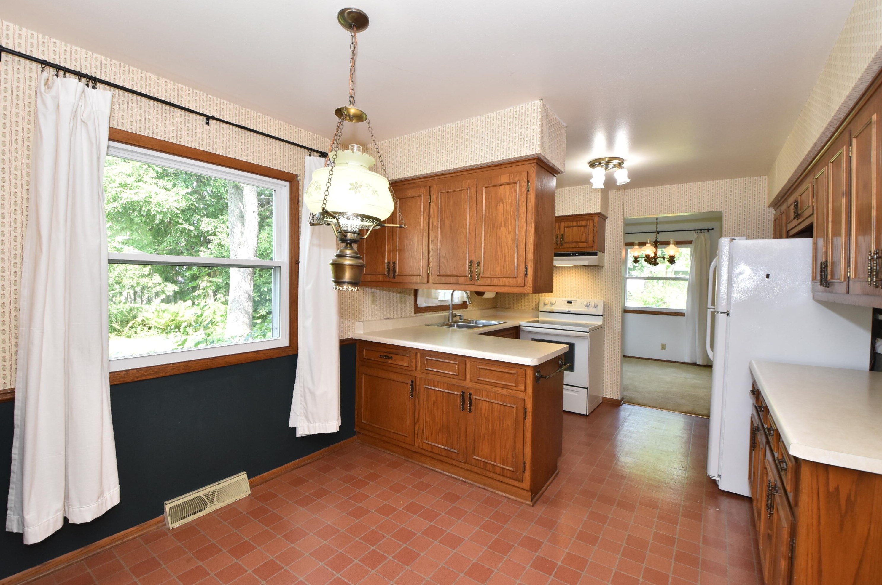 1518 Autumn Dr, Racine WI 53402-1816 exterior