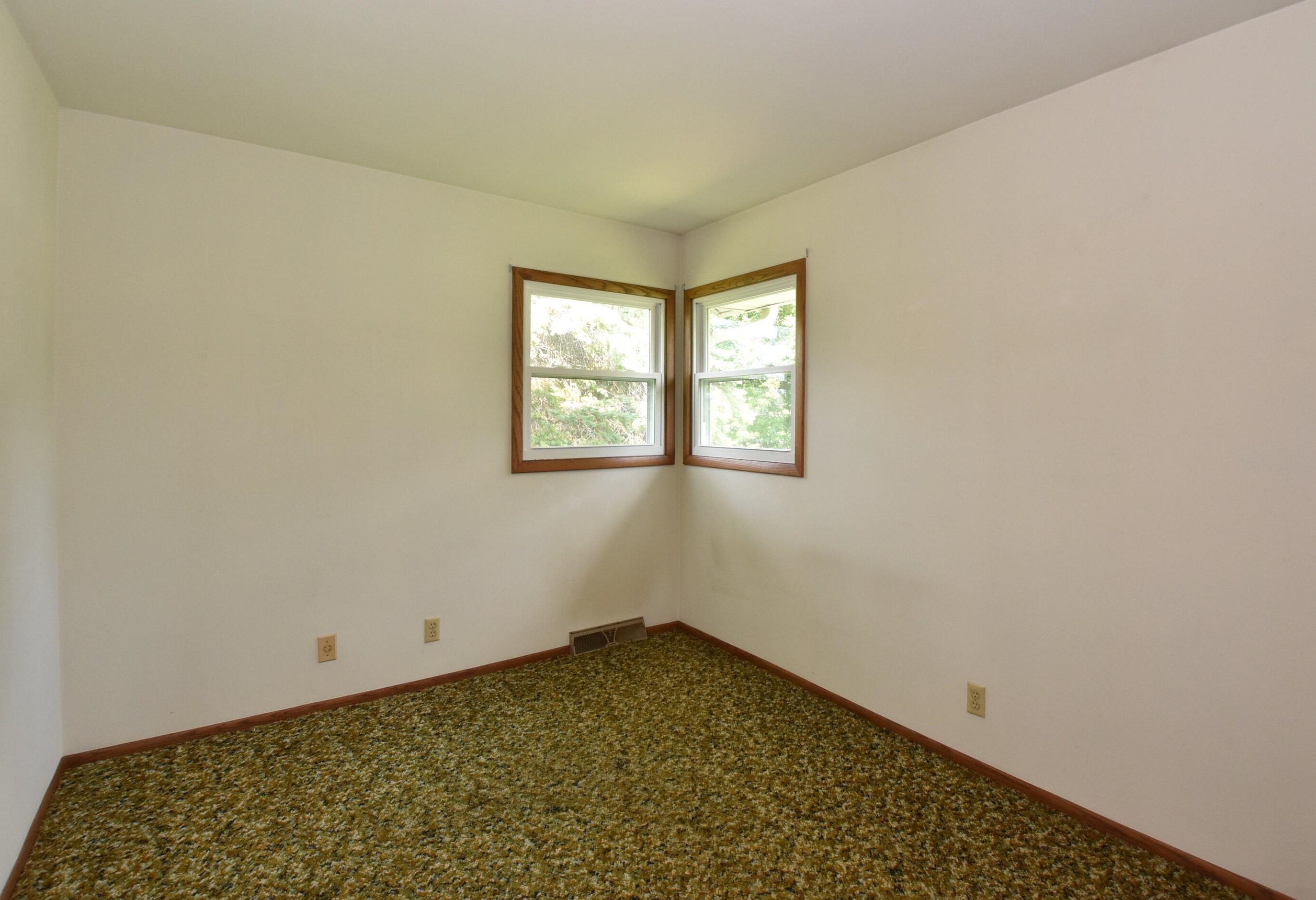 1518 Autumn Dr, Racine WI 53402-1816 exterior