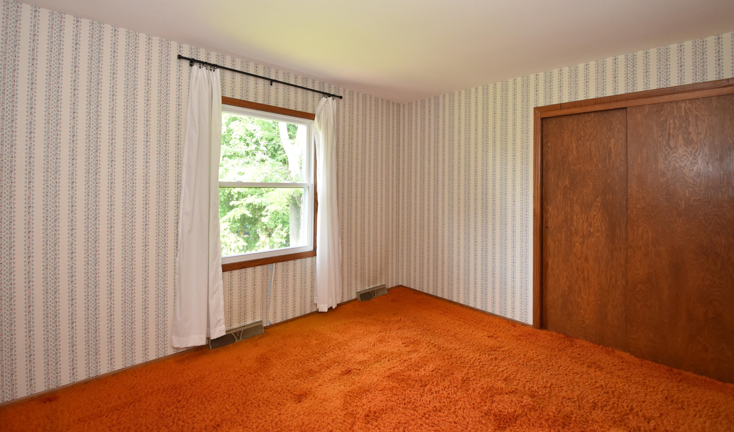 1518 Autumn Dr, Racine WI 53402-1816 exterior