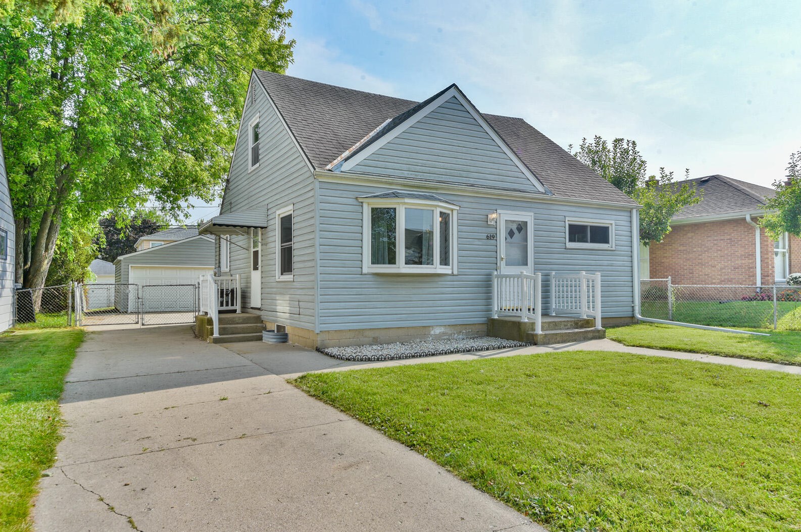 619 Blake Ave, South Milwaukee, WI 53172-3923