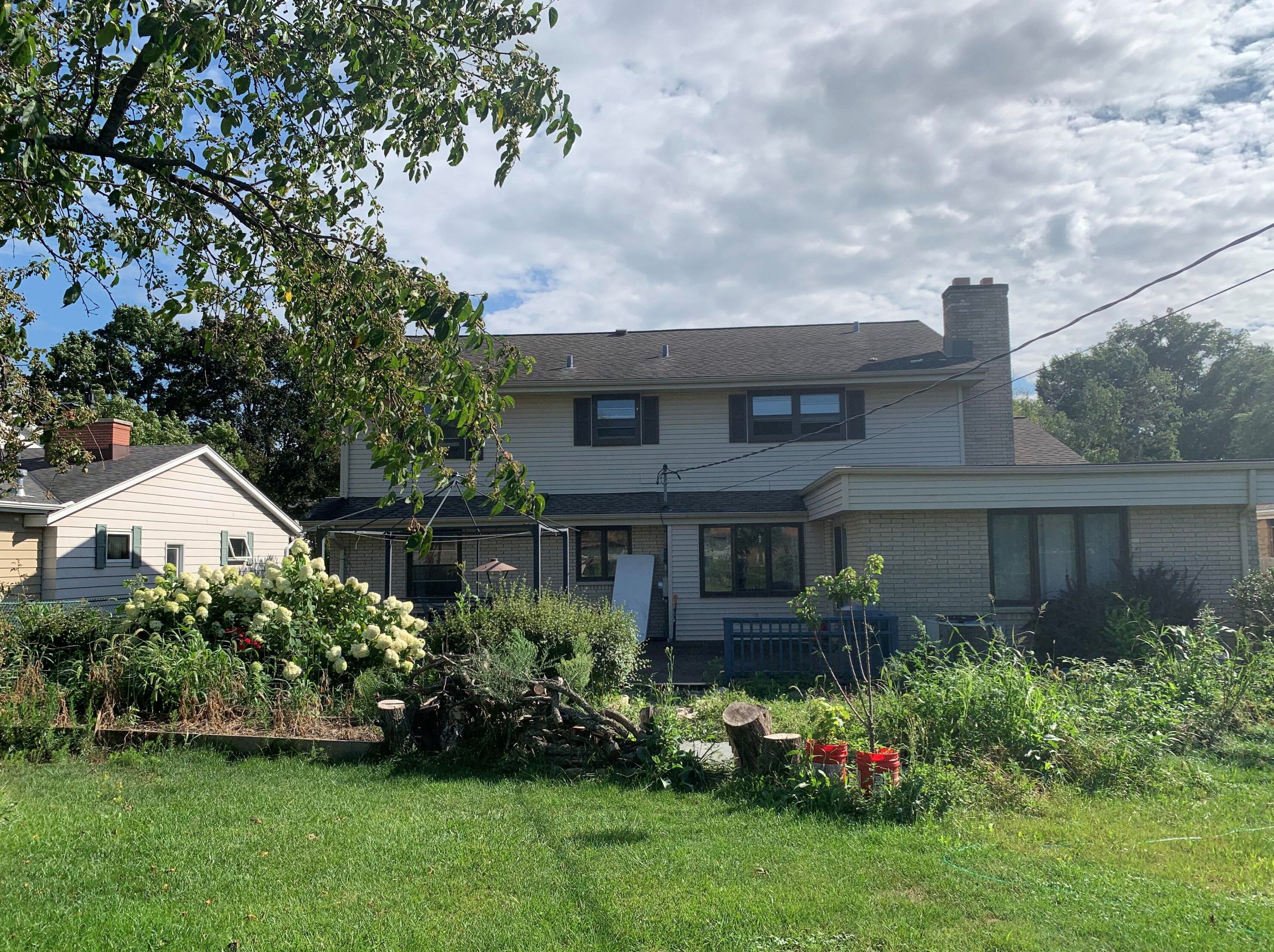 710 Walnut St, South Milwaukee, WI 53172-1641