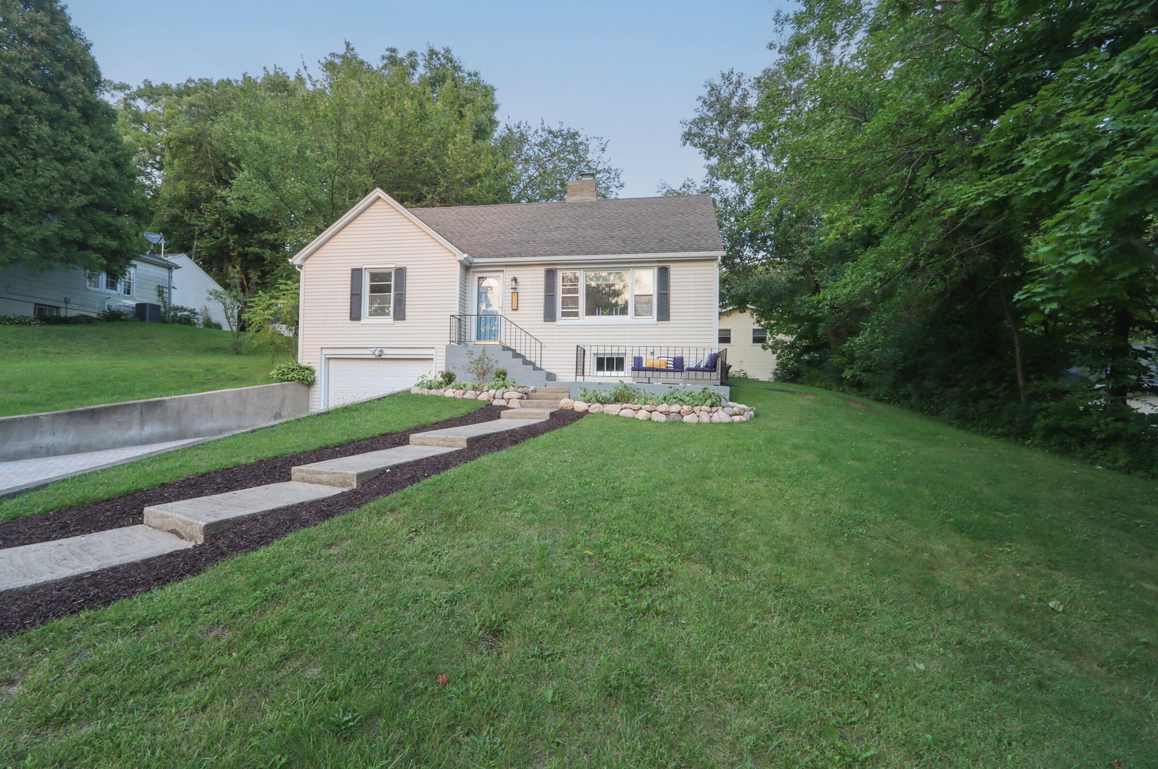 119 Pearson Dr, Lake Geneva, WI 53147