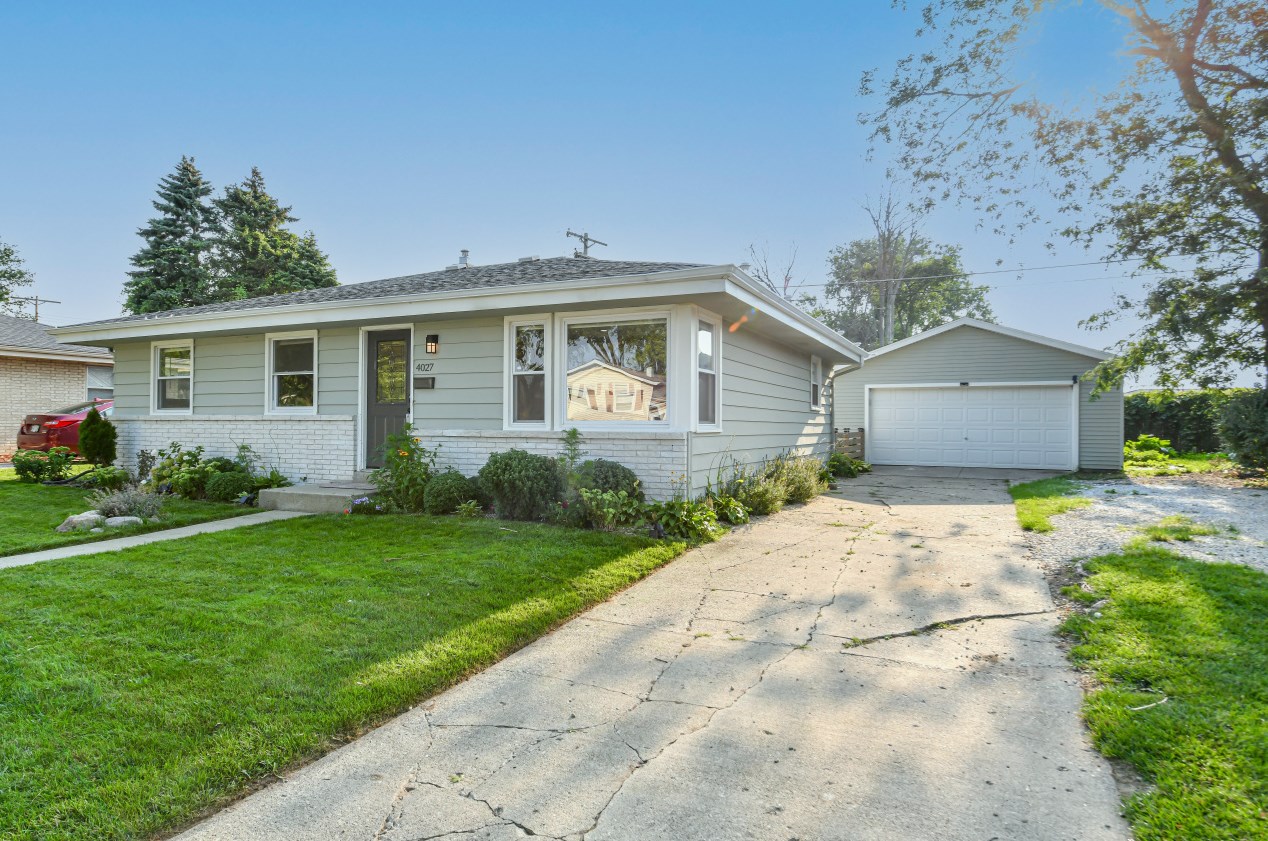 4027 Manhattan Dr, Racine, WI 53402