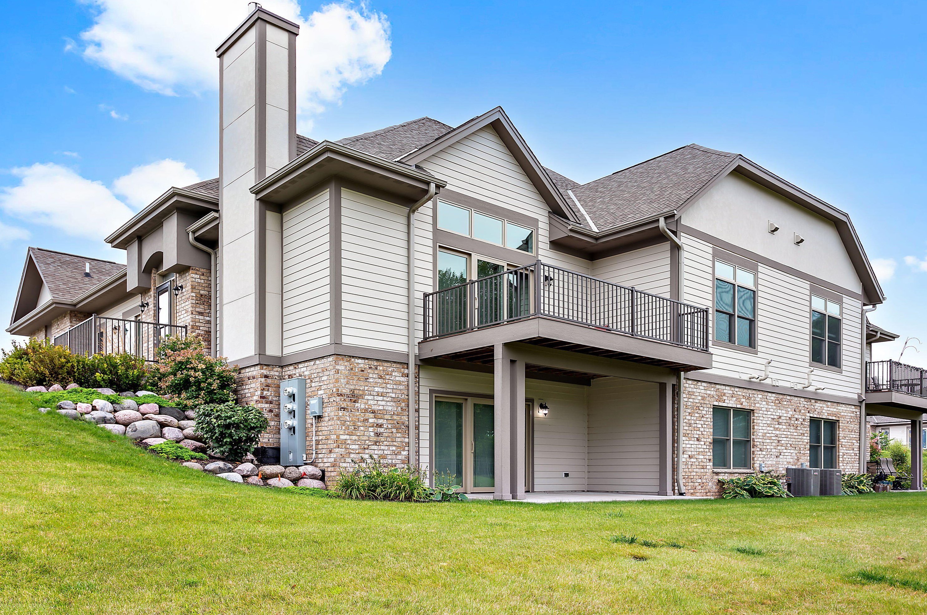 7530 Tuckaway Pines Cir, Hales Corners, WI 53132-8178