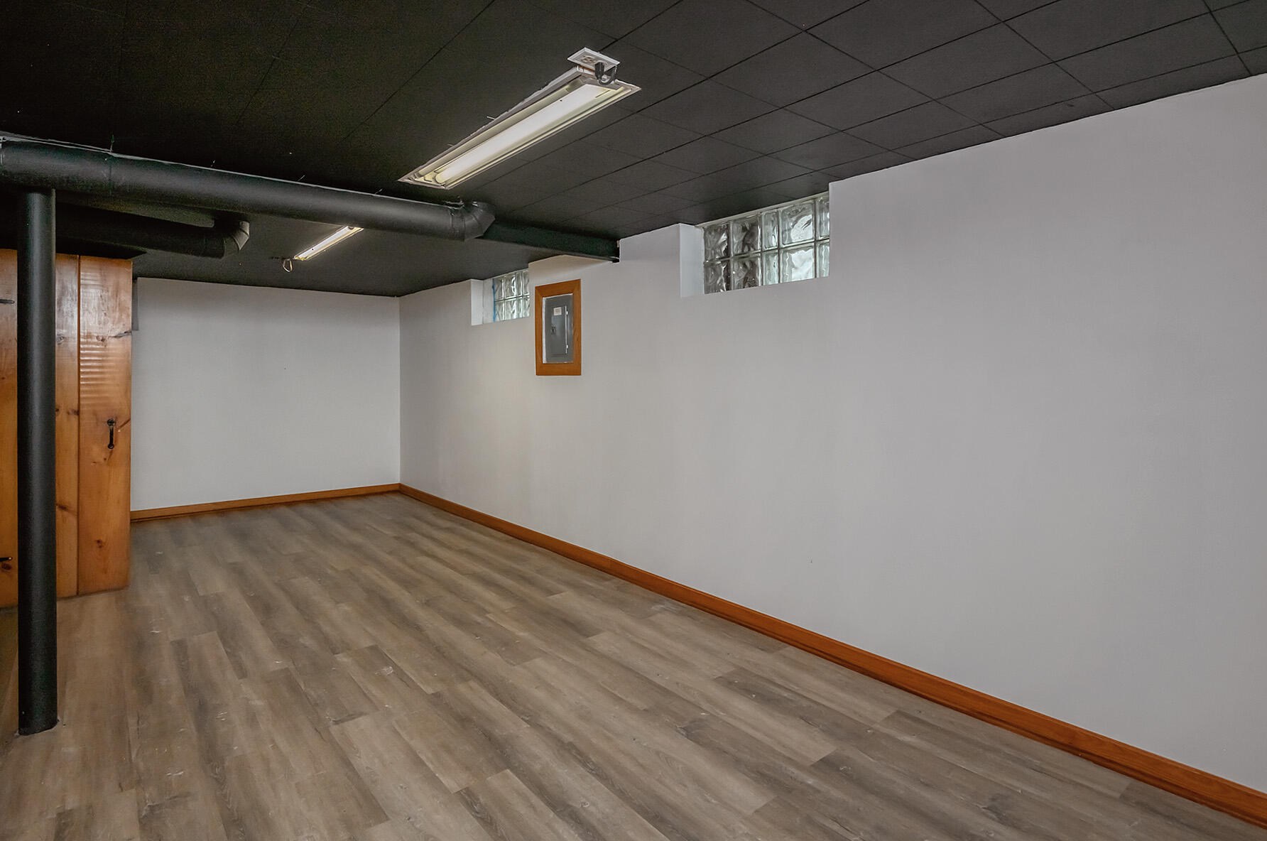 1341 107, Milwaukee WI 53225-3930 exterior