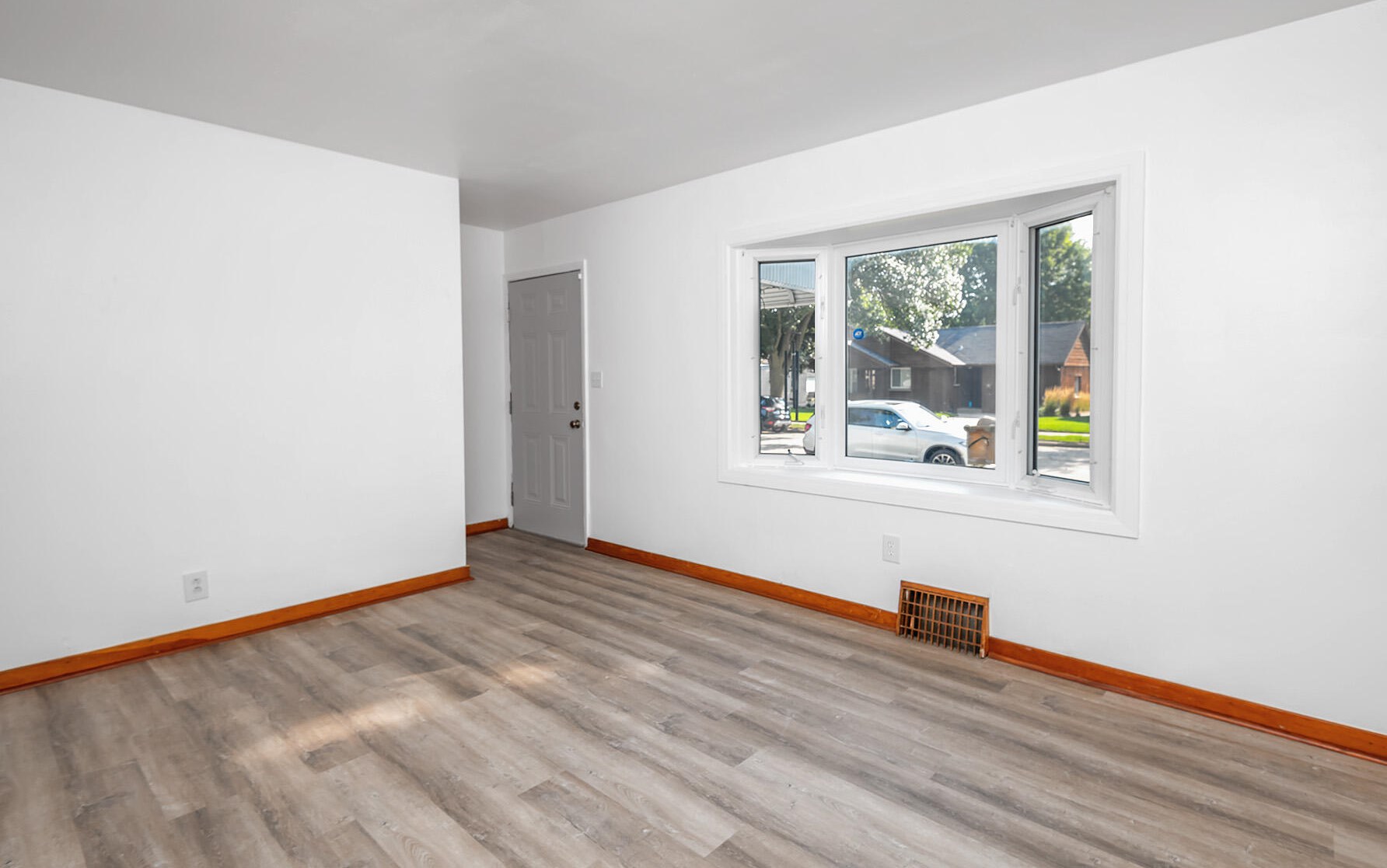 1341 107, Milwaukee WI 53225-3930 exterior