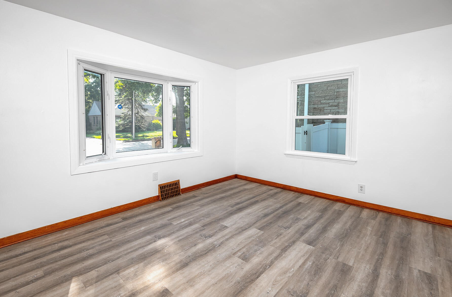 1341 107, Milwaukee WI 53225-3930 exterior