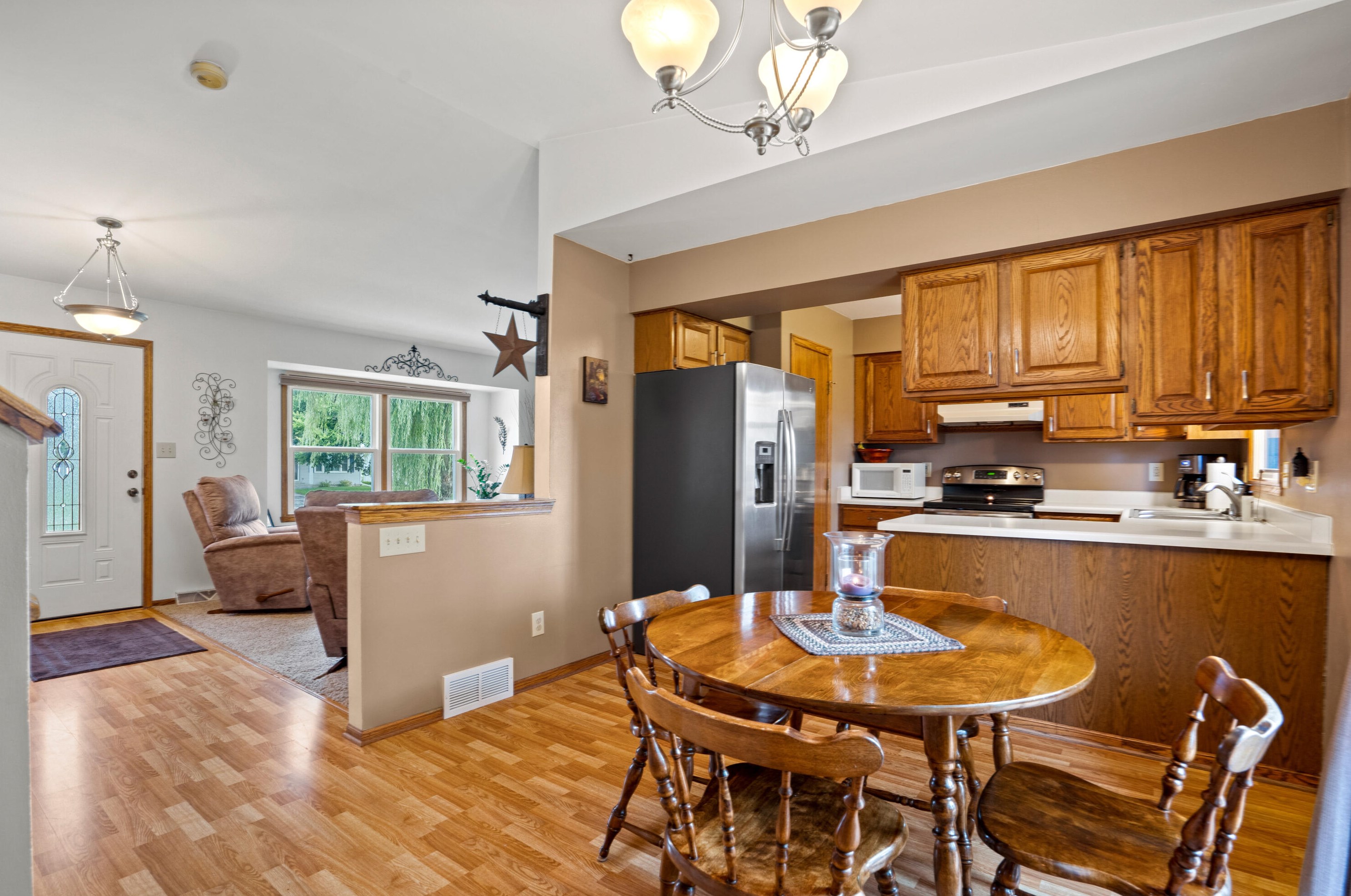 2817 Northbridge Dr, Racine, WI 53404-1120