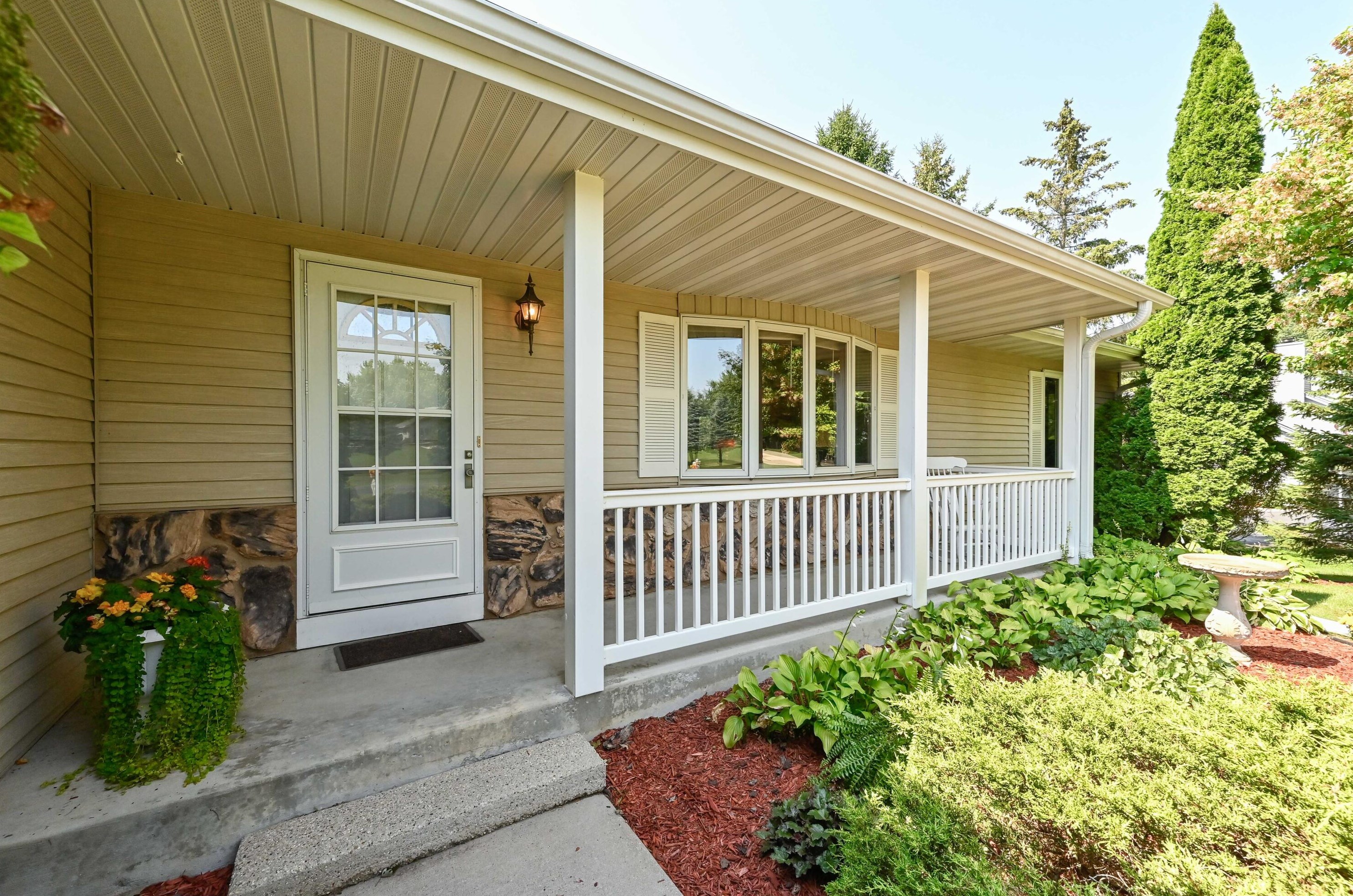 1141 Greenway Ln, West Bend, WI 53090
