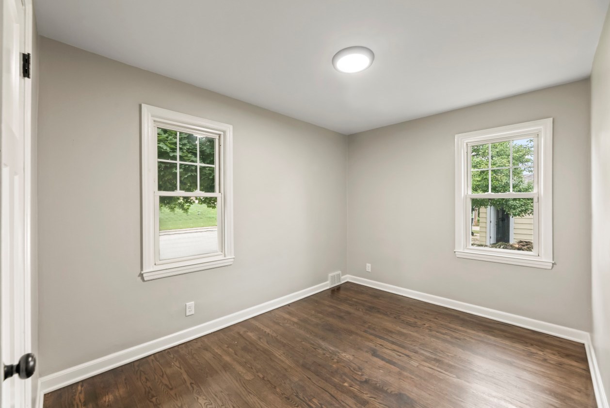 1738 Missouri Ave, South Milwaukee WI  53172-1834 exterior