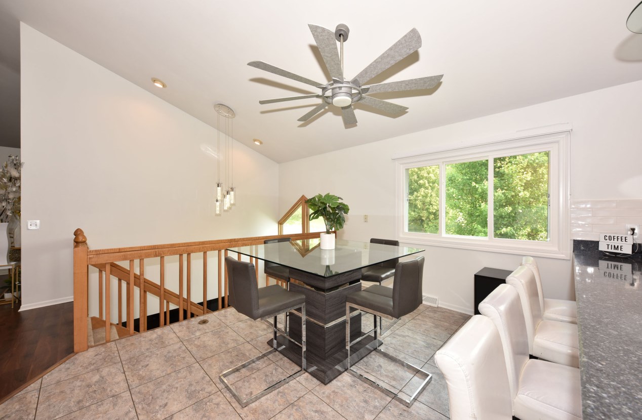 1798 Oneida Ct, Grafton WI  53024-9577 exterior