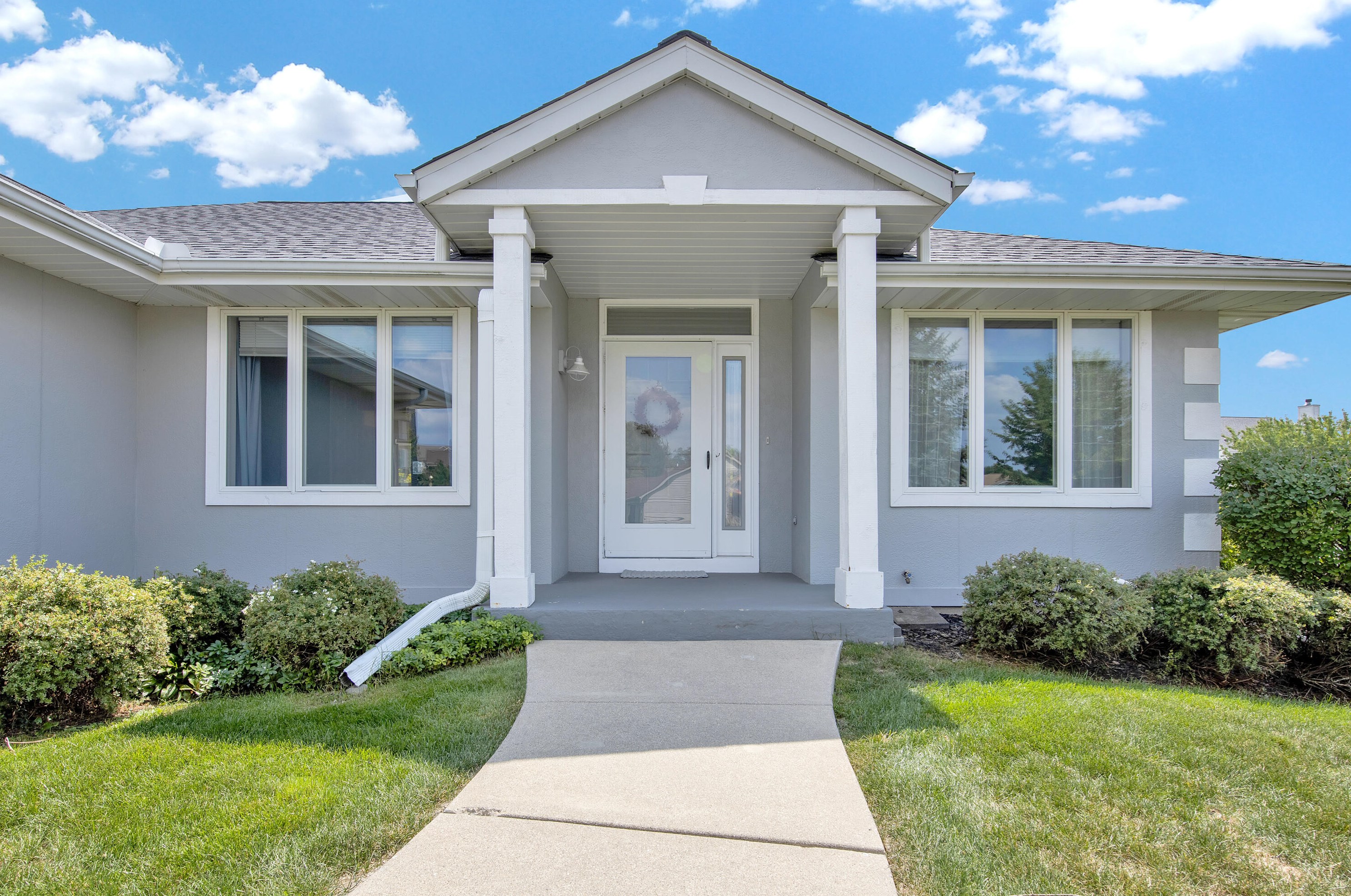4729 Xavier Dr, Hales Corners, WI 53132-9068