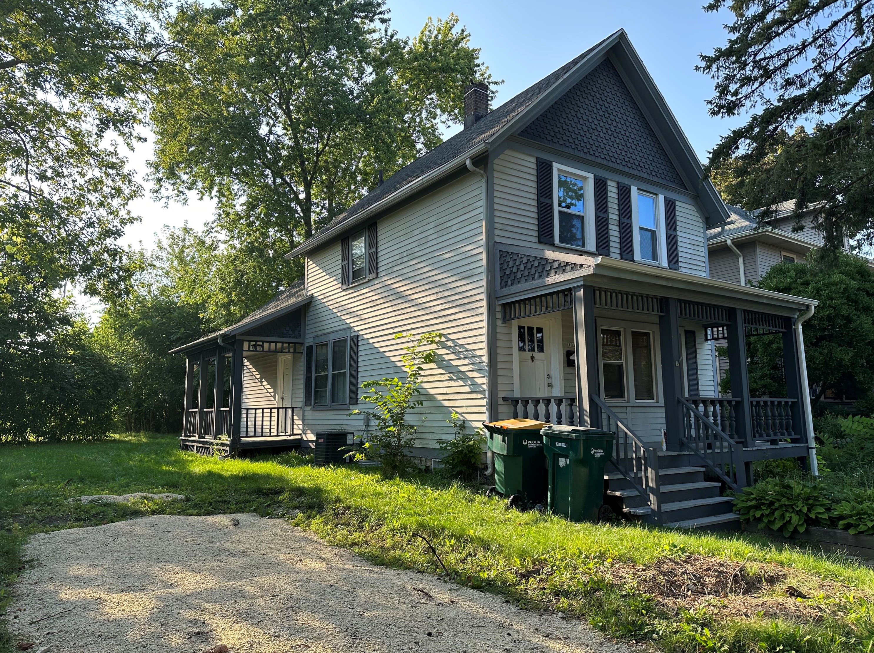 1033 12th Ave, Grafton, WI 53024-1964