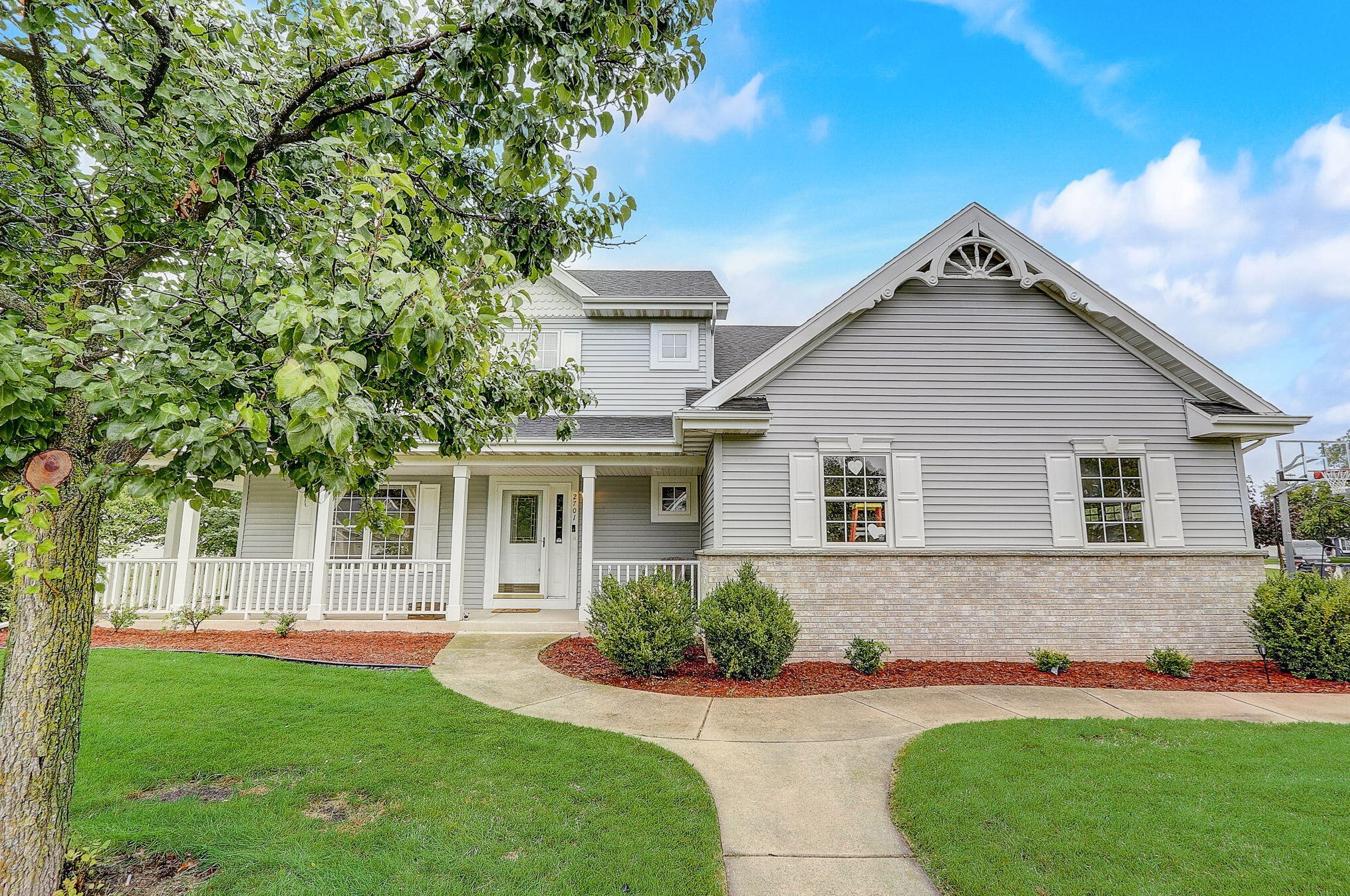2701 Taurus Dr, Racine, WI 53406-1867