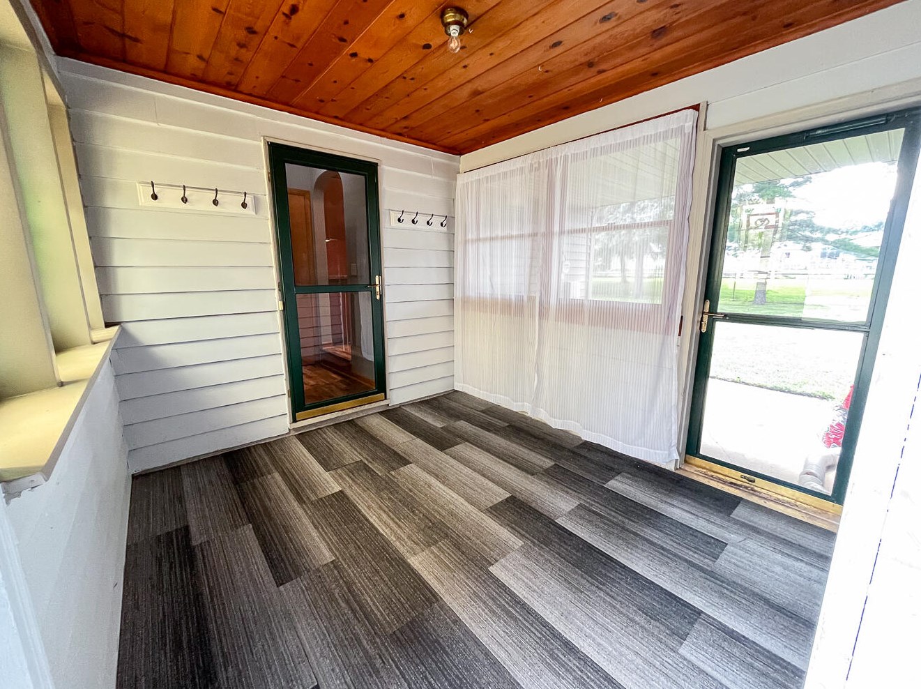 2710 James Blvd, Racine WI 53403-3250 exterior