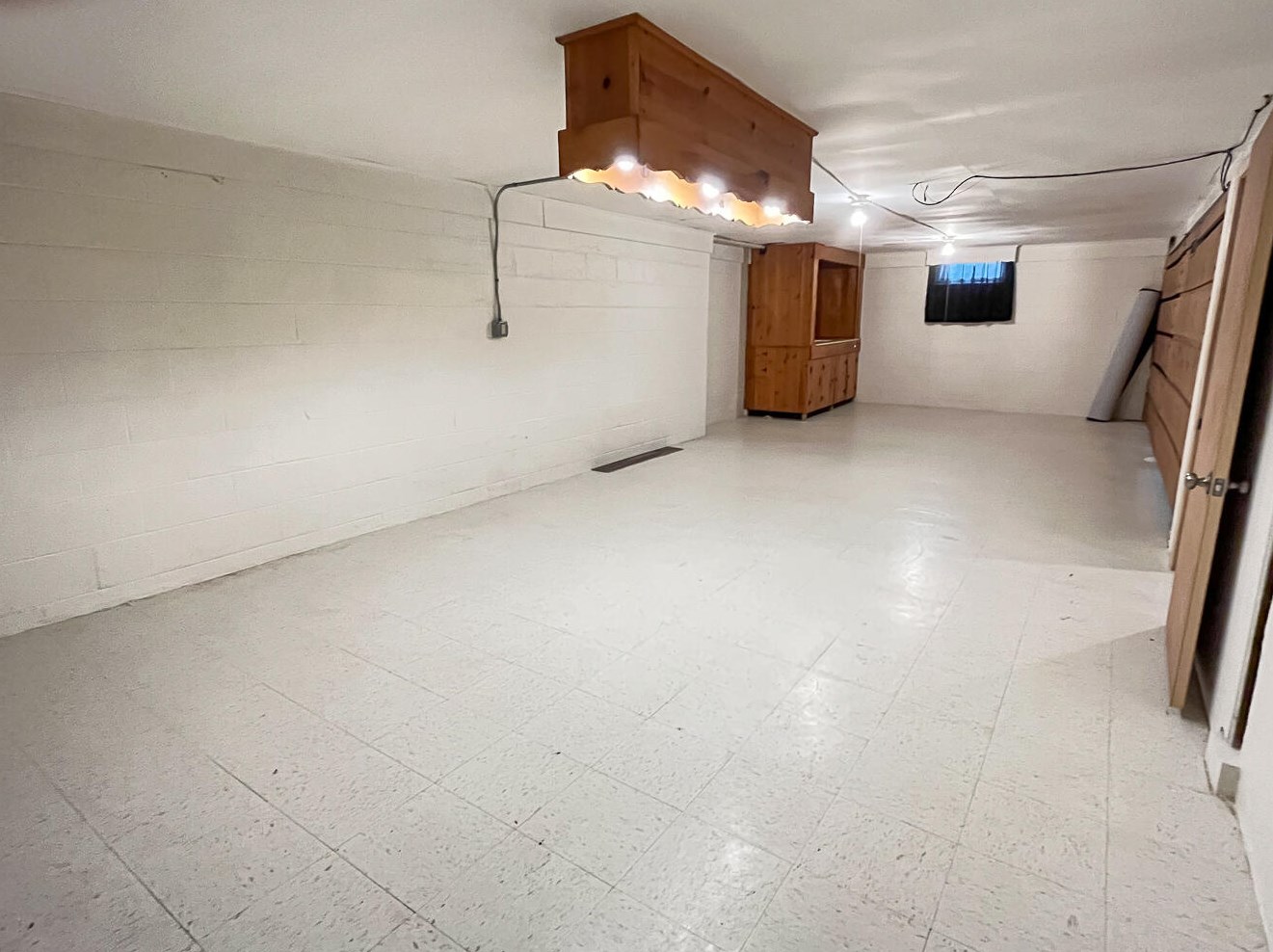 2710 James Blvd, Racine WI 53403-3250 exterior