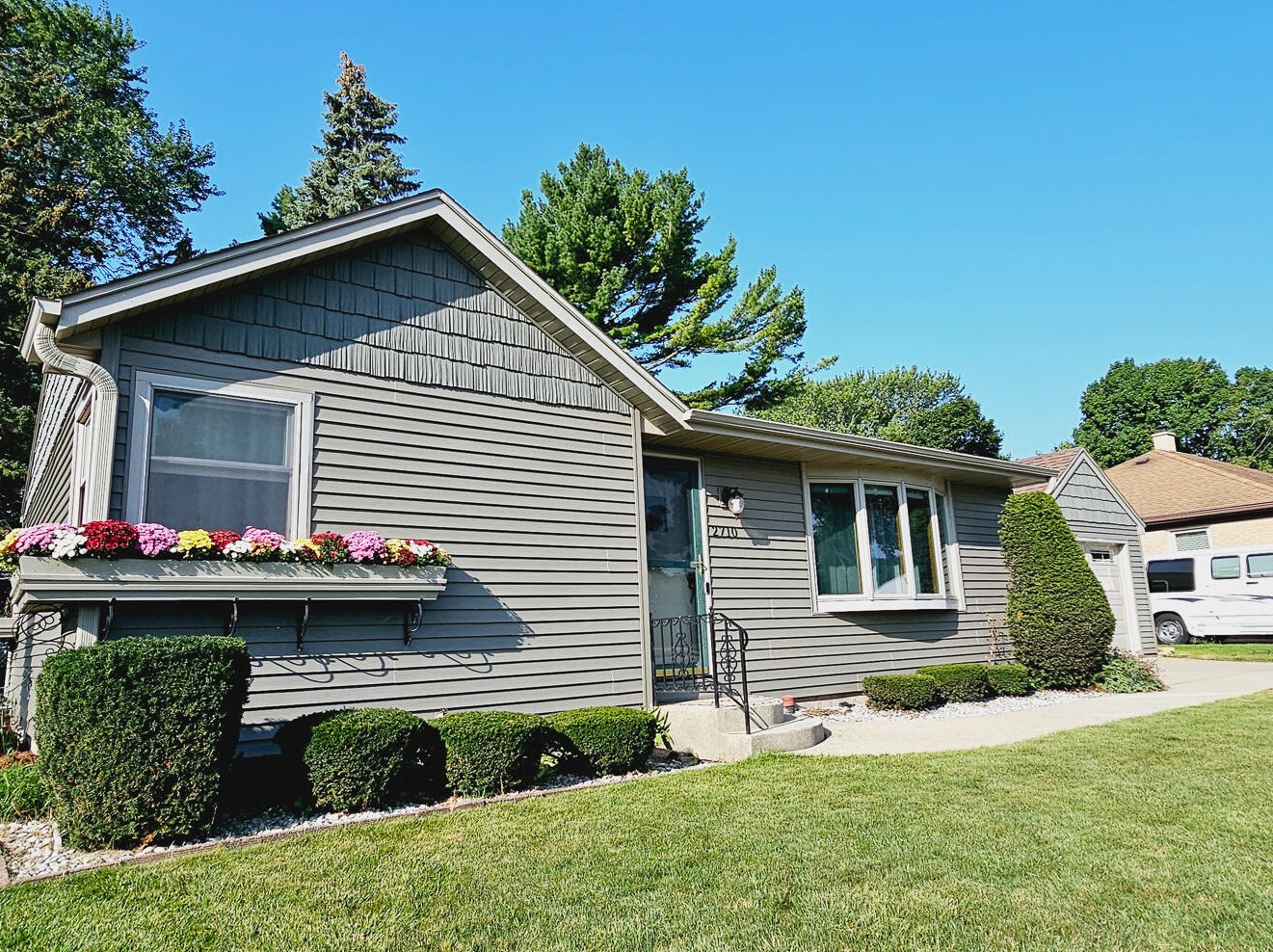 2710 James Blvd, Racine WI 53403-3250 exterior