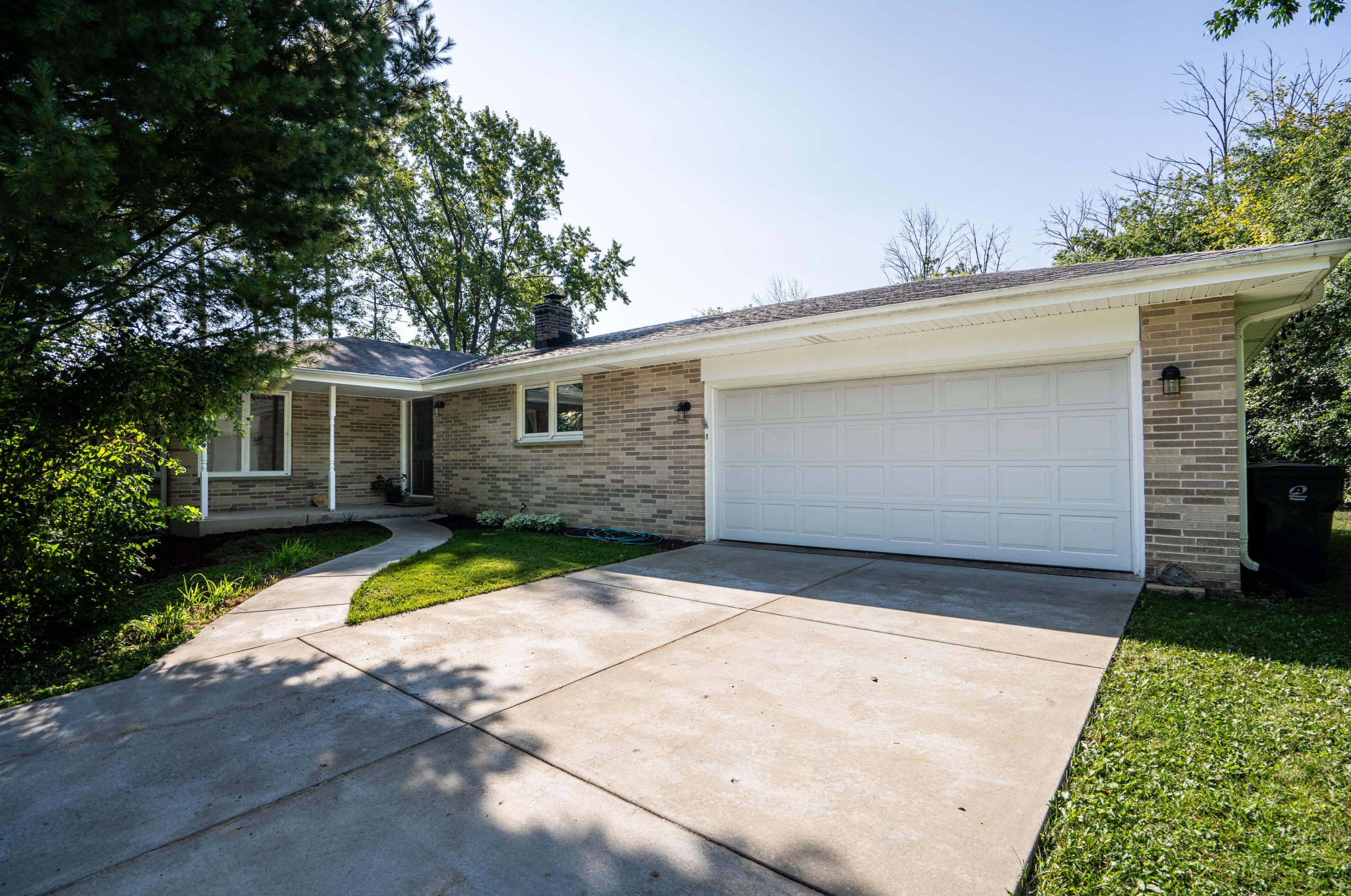 4701 Knollwood Dr, Racine, WI 53403-3951