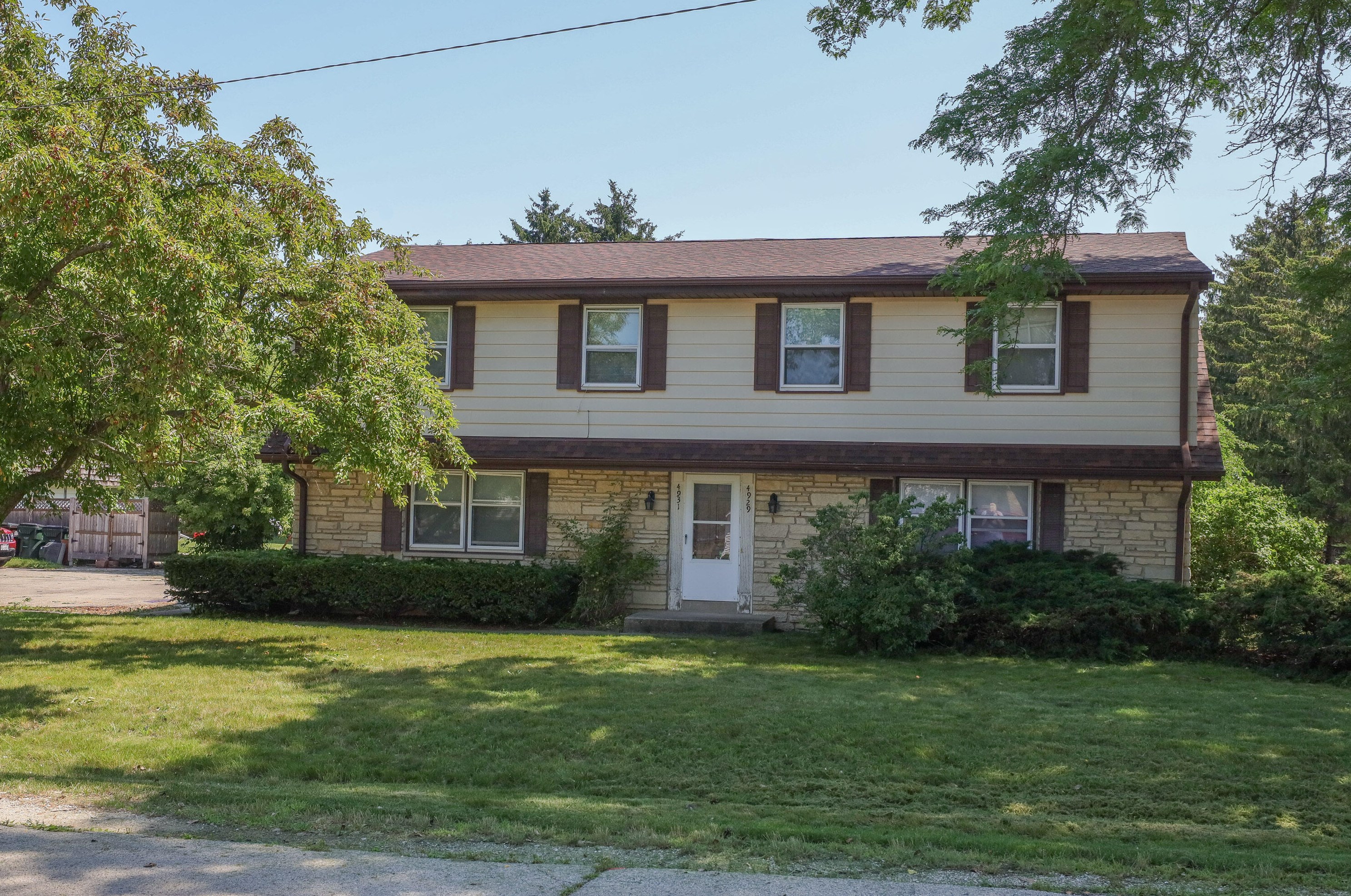 4929 Chester Ln, Racine, WI 53402-2403