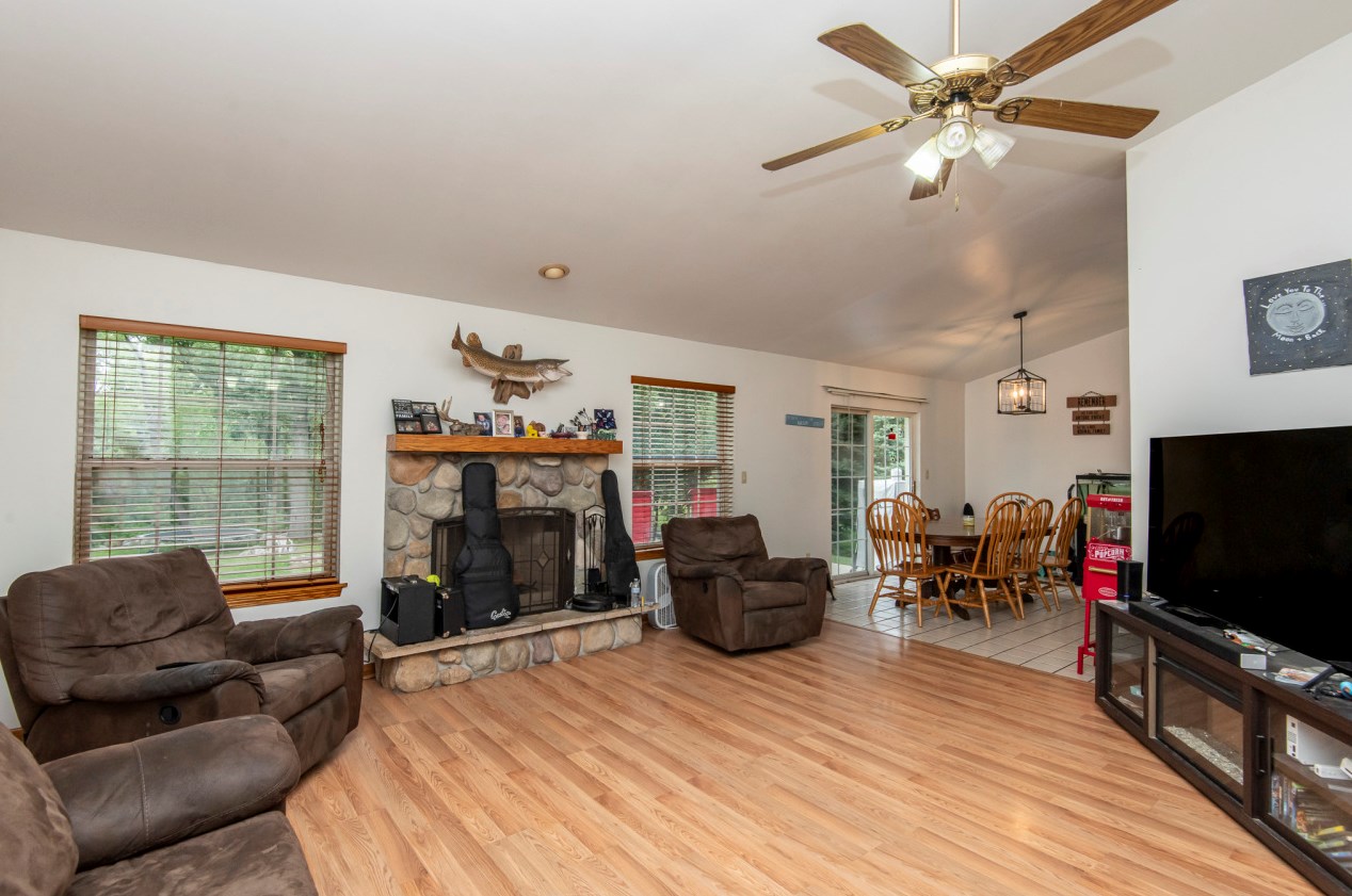 602 Mink Ranch Rd, Lyons WI  53105-9690 exterior