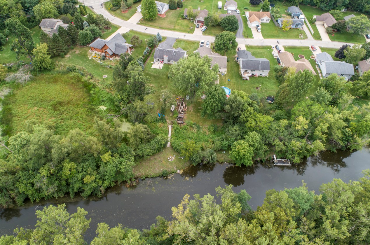 602 Mink Ranch Rd, Lyons WI  53105-9690 exterior