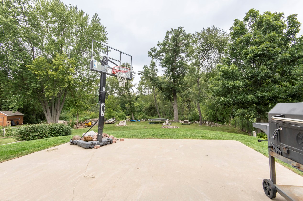 602 Mink Ranch Rd, Lyons WI  53105-9690 exterior