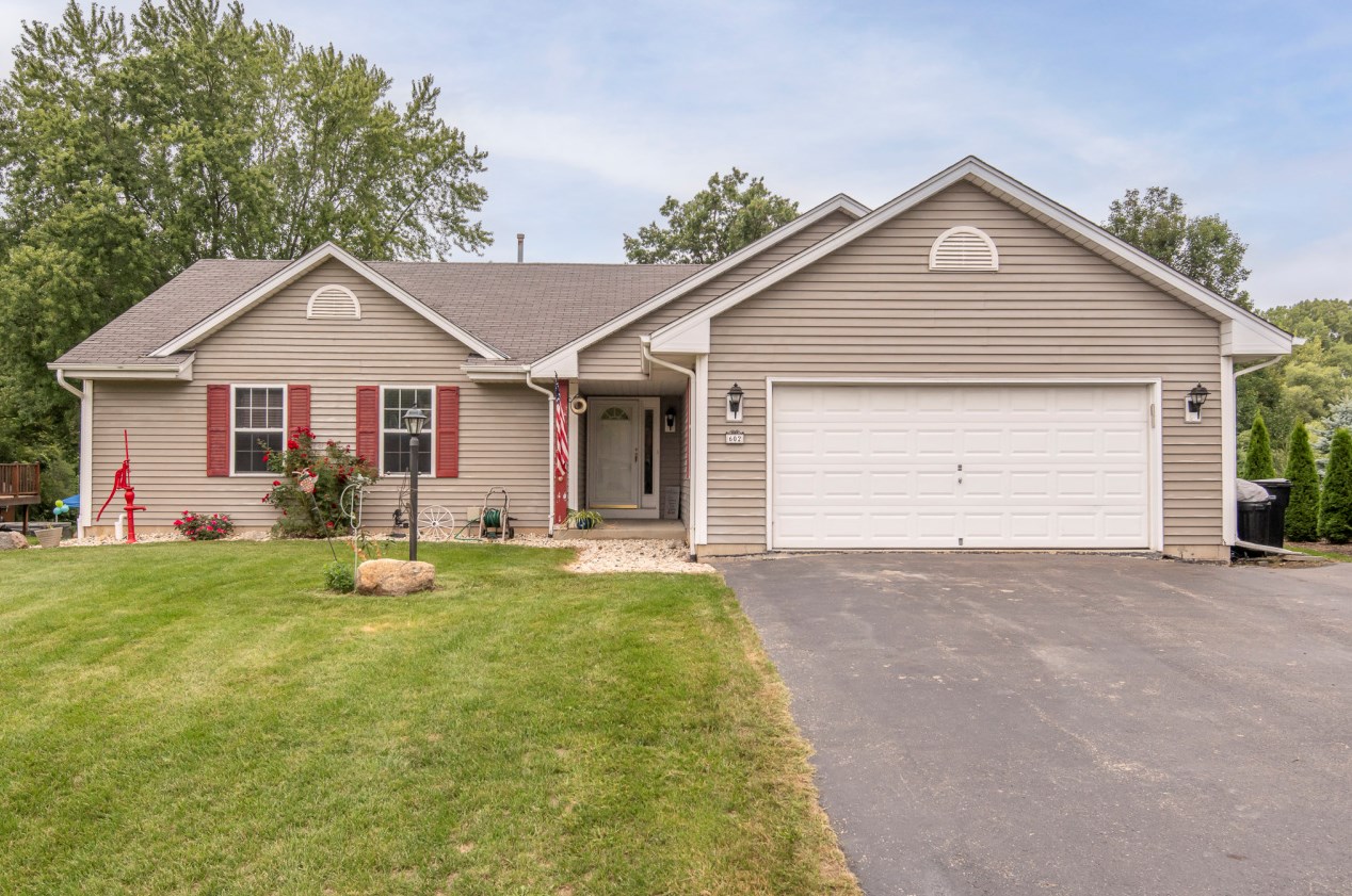 602 Mink Ranch Rd, Lyons WI  53105-9690 exterior