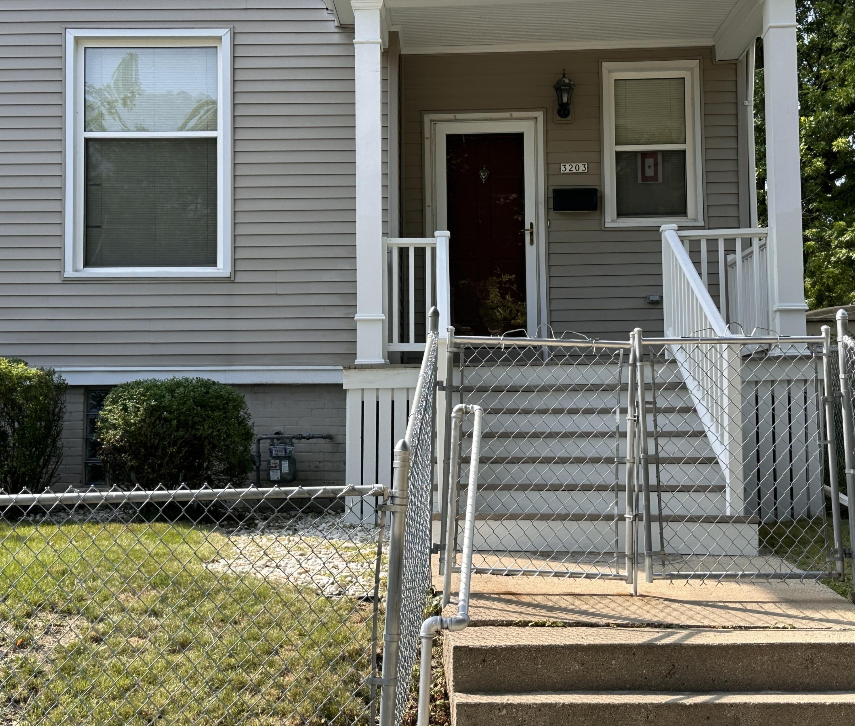 3203 W Clybourn St, Milwaukee, WI 53208
