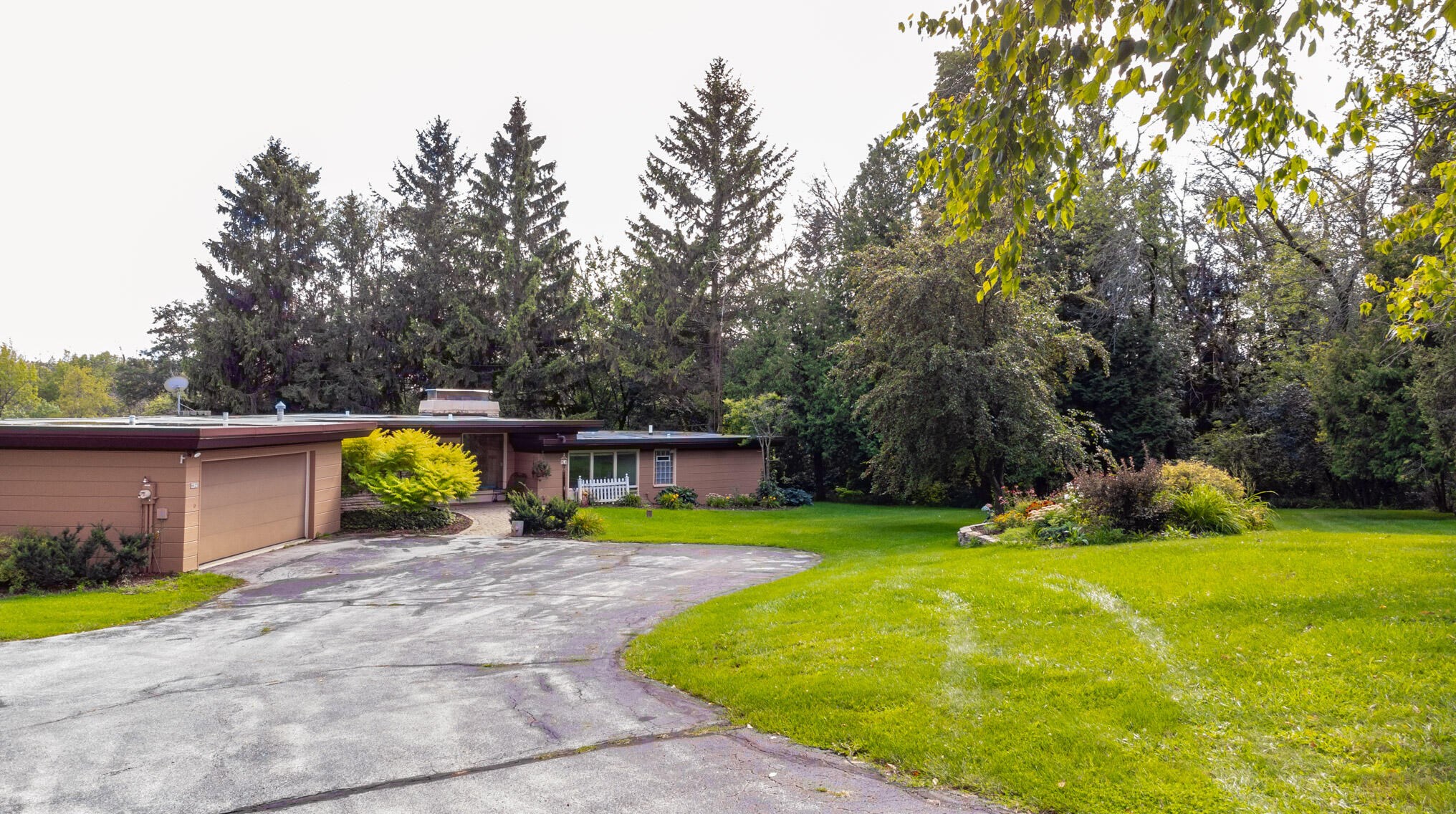 6625 Hartlaub Lake Rd, Manitowoc, WI 54220