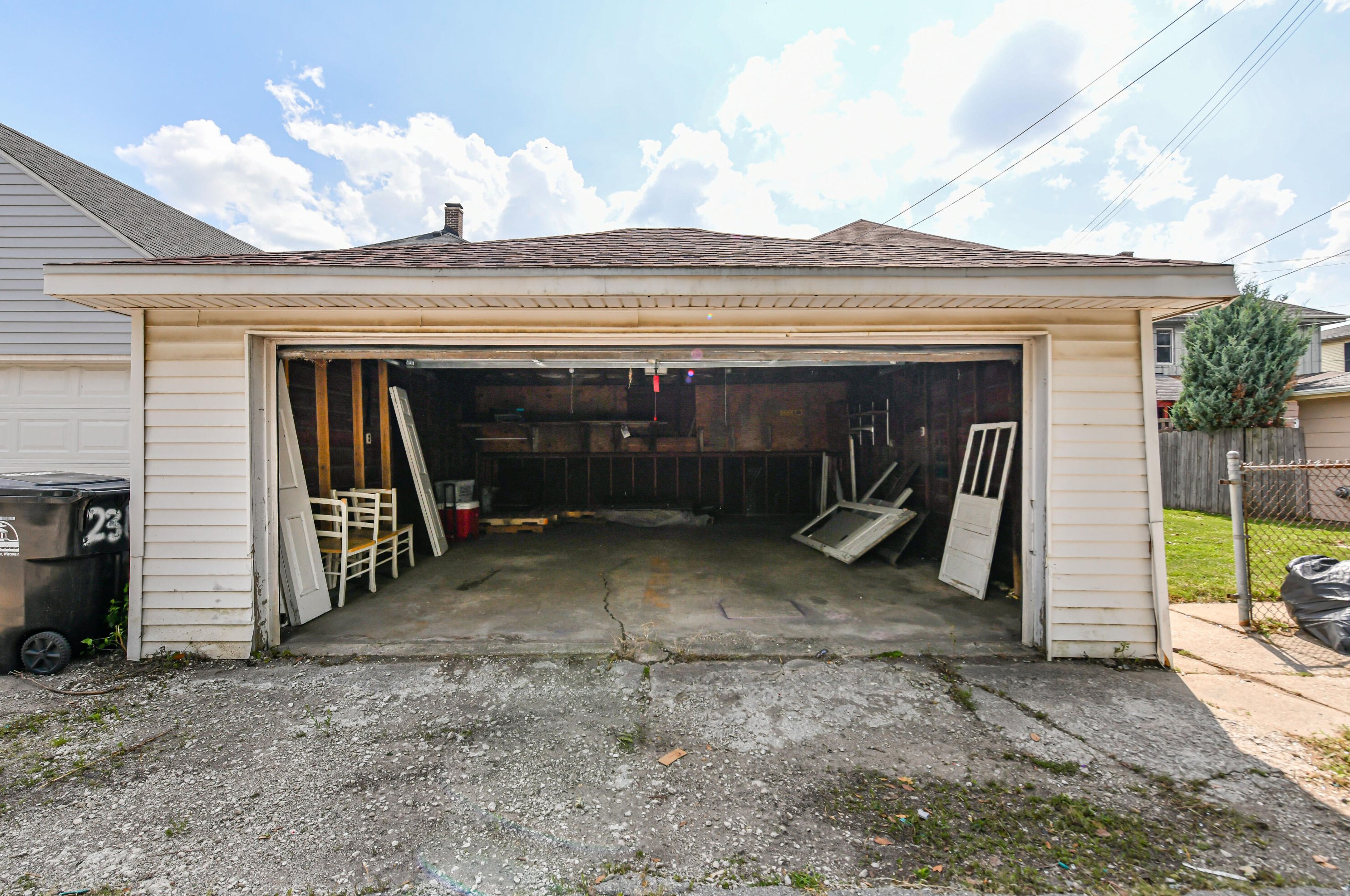 2320 Kinzie Ave, Racine WI  53405-2643 exterior