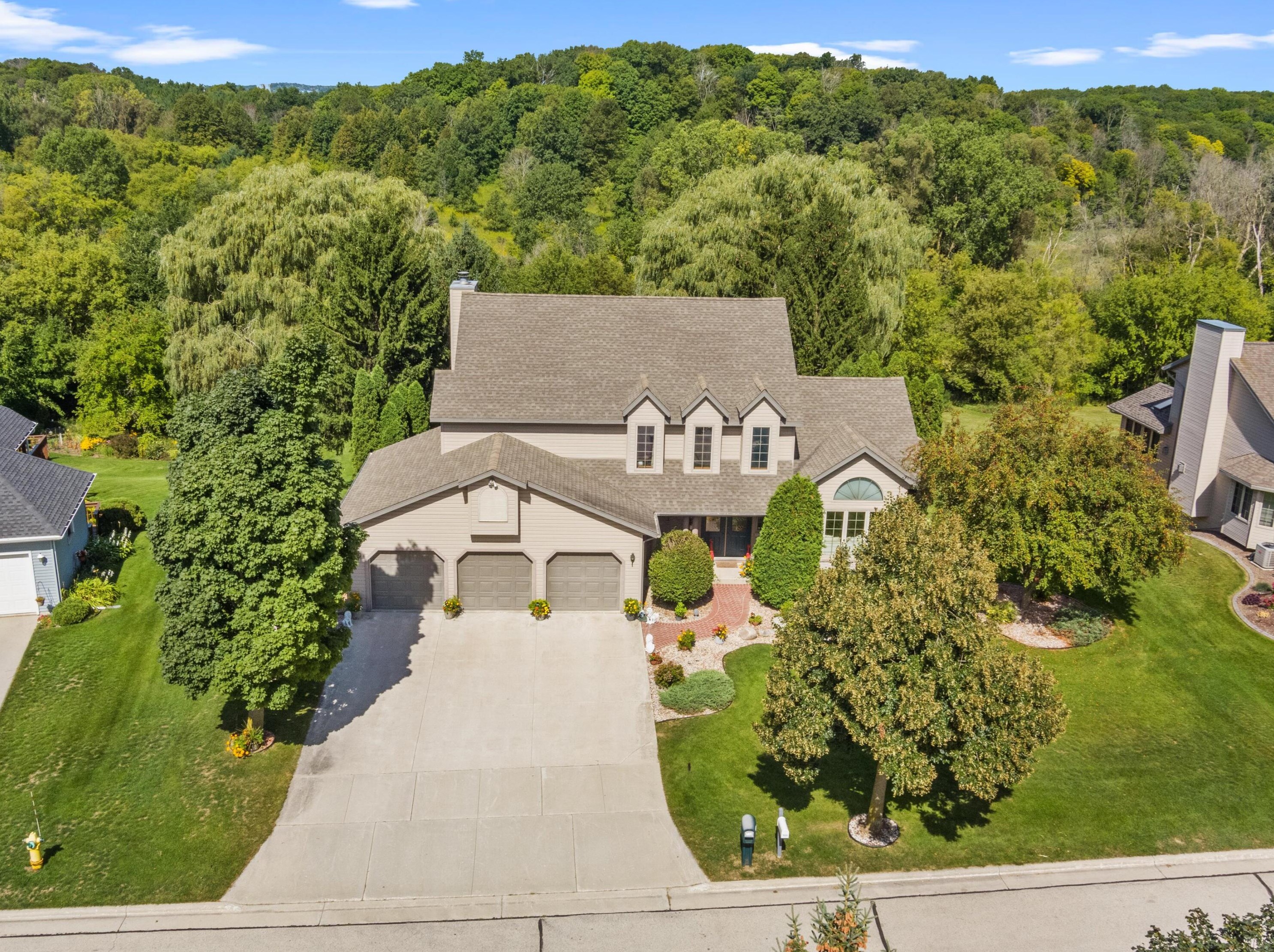 714 Hills Dr, Plymouth, WI 53073-4063