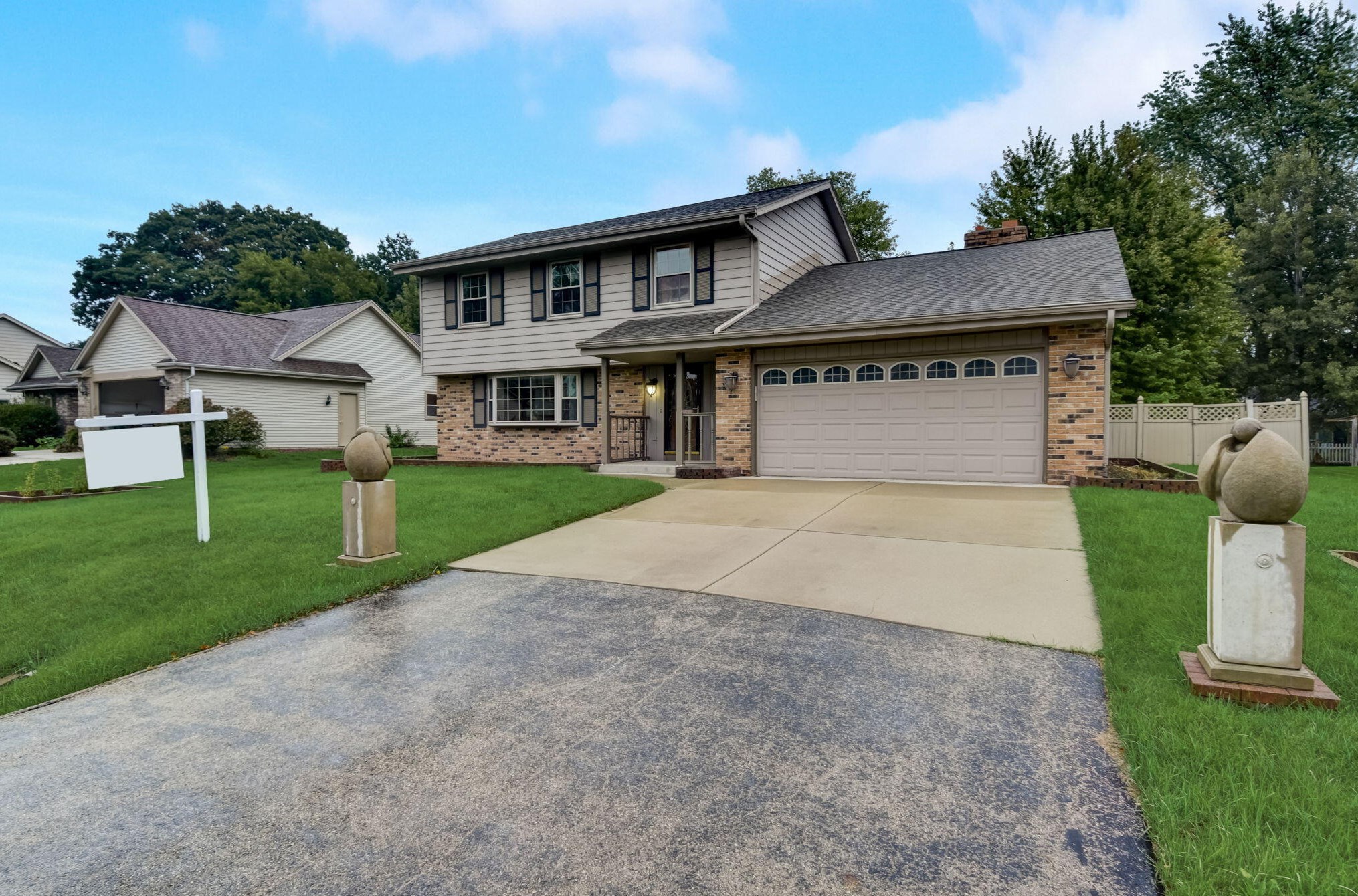 5339 Sandhill Rd, Racine, WI 53402-2268